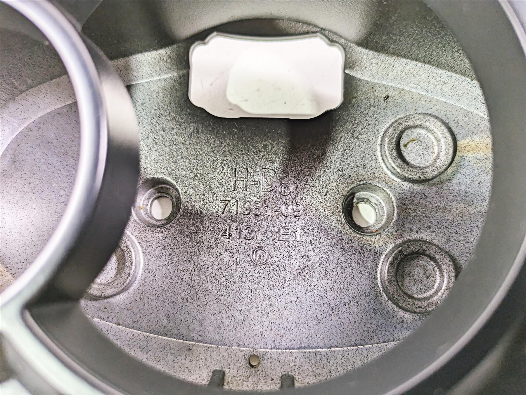 2010 Harley VRSCF Muscle Rod Gauges Speedo Housing & Bezel 71958-09 71981-09 {{ shop.shopifyCountryName }} - Mototech271