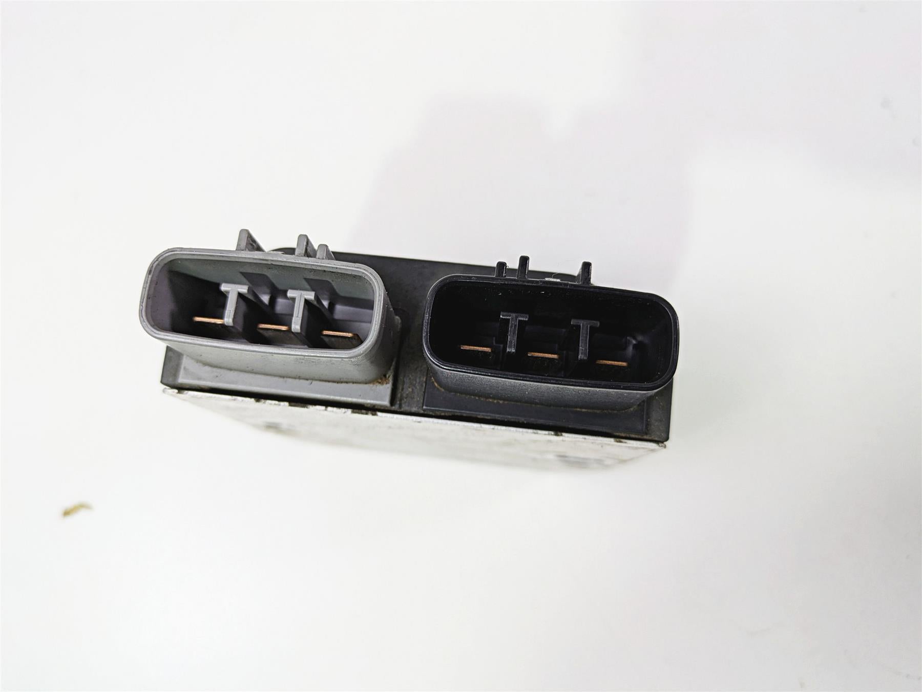 2006 Triumph Rocket 3 Rectifier Voltage Regulator FH009AA T1300470 {{ shop.shopifyCountryName }} - Mototech271