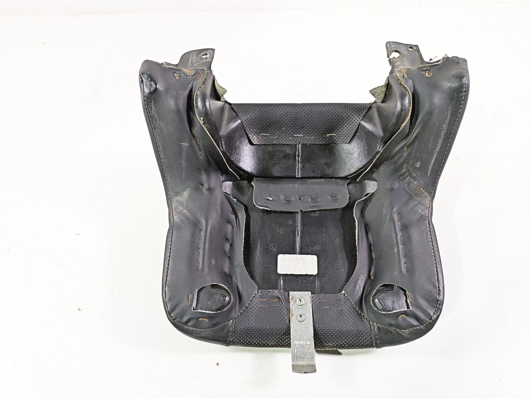 2013 Harley VRSCF Muscle Rod Rear Passenger Seat Saddle - Read 52438-09 {{ shop.shopifyCountryName }} - Mototech271