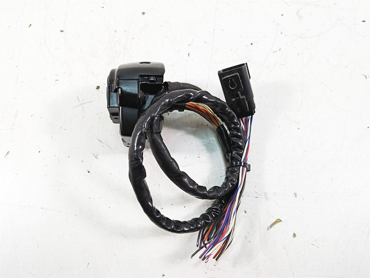 2013 Harley Touring FLHX Street Glide Right Hand Control Switch - Read 71684-06A {{ shop.shopifyCountryName }} - Mototech271