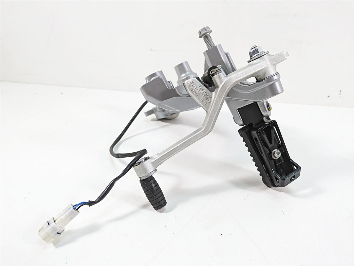 2020 Moto Guzzi V85 TT Adventure Right Foot Peg & Brake Pedal Set 2B005513 {{ shop.shopifyCountryName }} - Mototech271