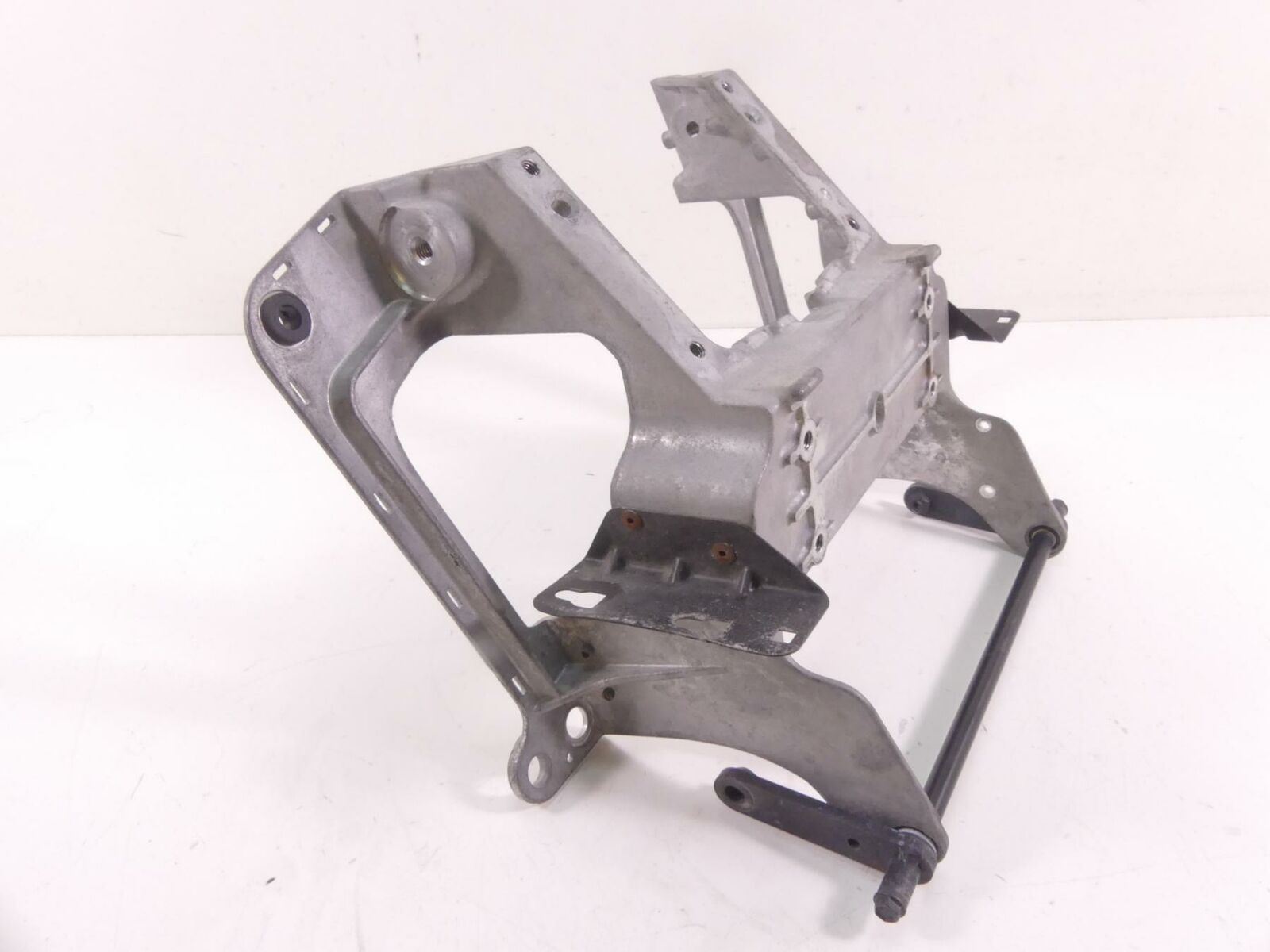 2010 Victory Vision Tour Front Fairing Holder Mounts Stay Bracket Support 513694 {{ shop.shopifyCountryName }} - Mototech271