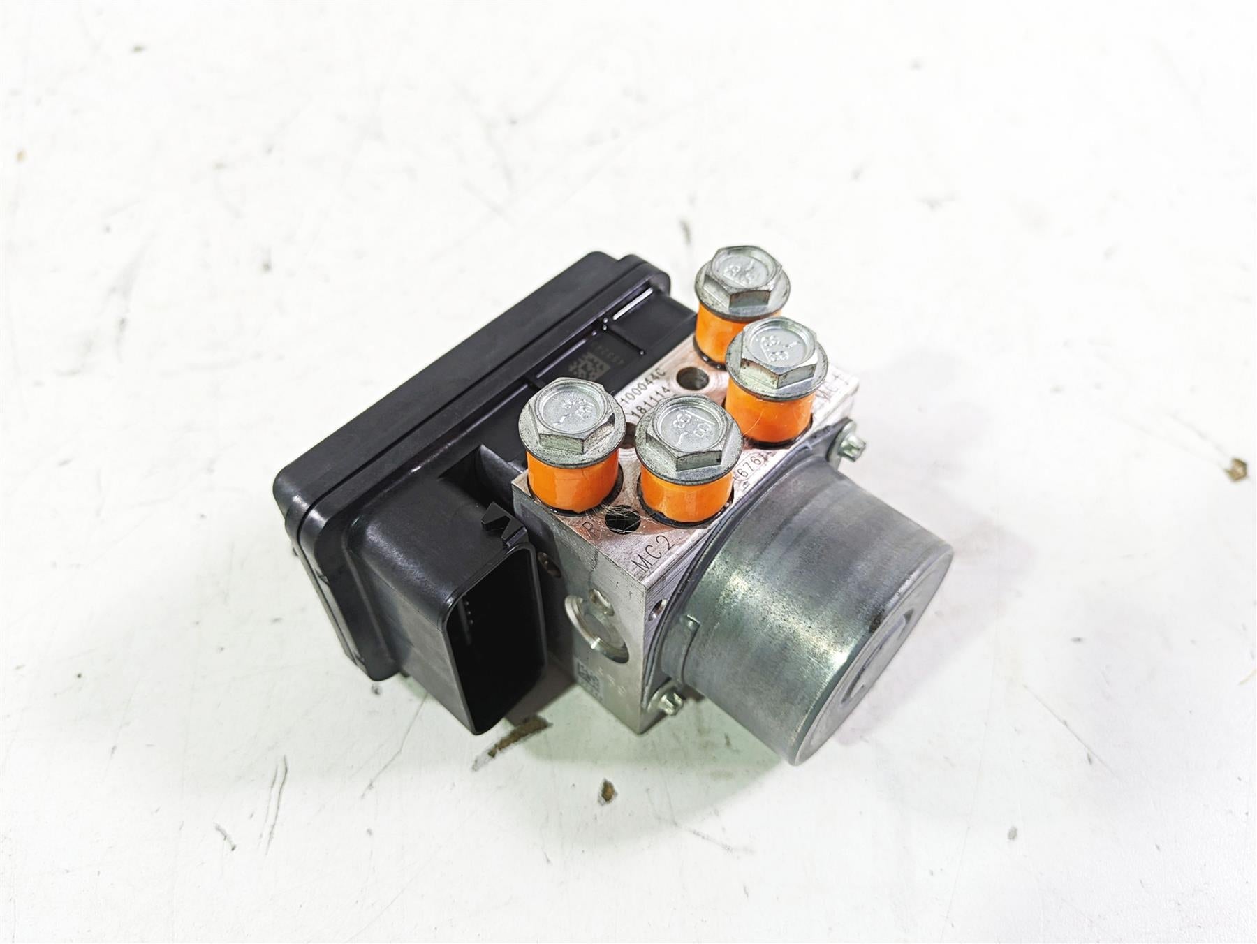 2019 Harley FLHCS Softail Heritage Abs Brake Pump Module Unit 41100044C {{ shop.shopifyCountryName }} - Mototech271