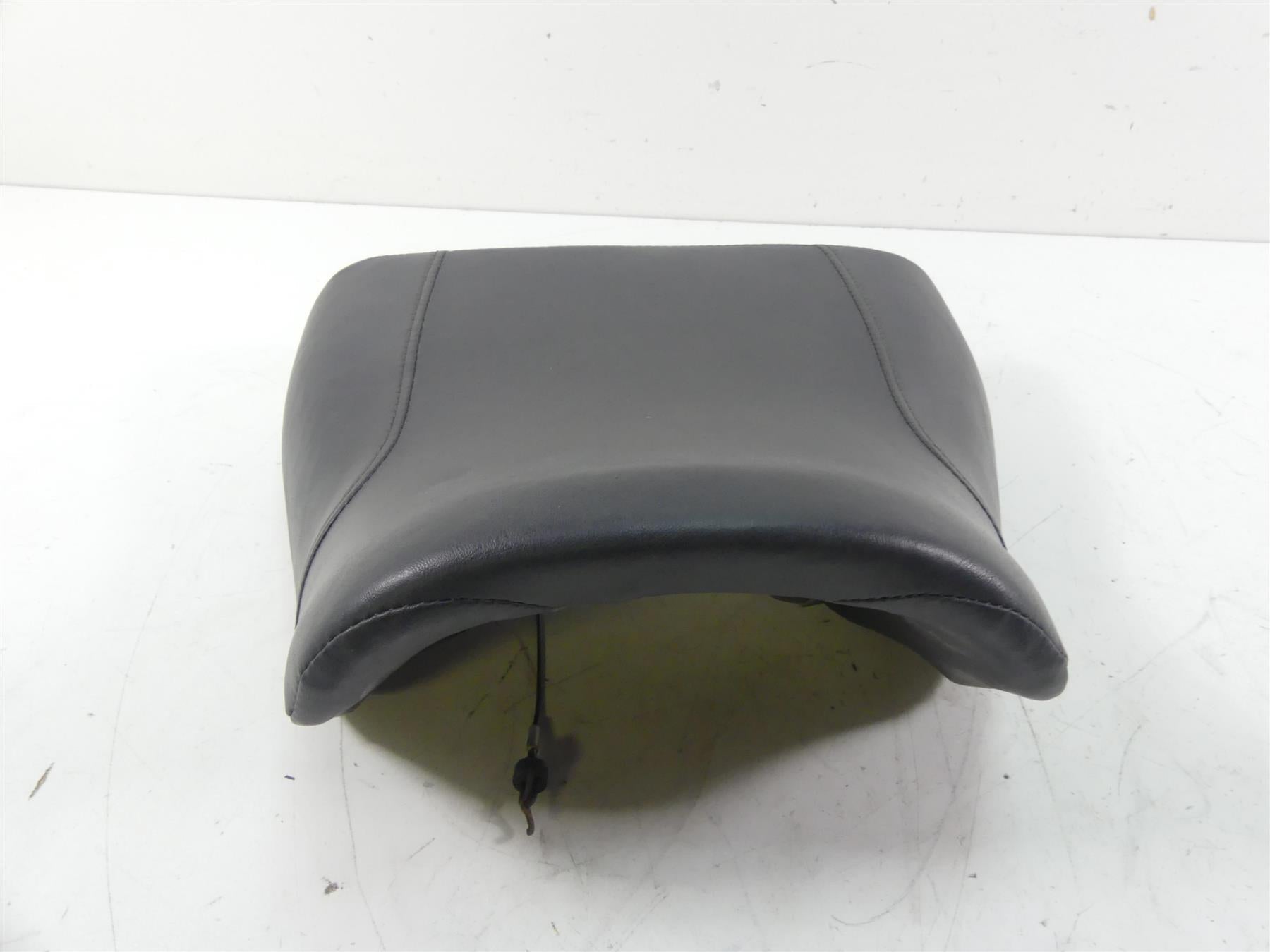 2011 Harley VRSCF Muscle Rod Front Rider Driver Seat Saddle - No Tears 52433-09 {{ shop.shopifyCountryName }} - Mototech271
