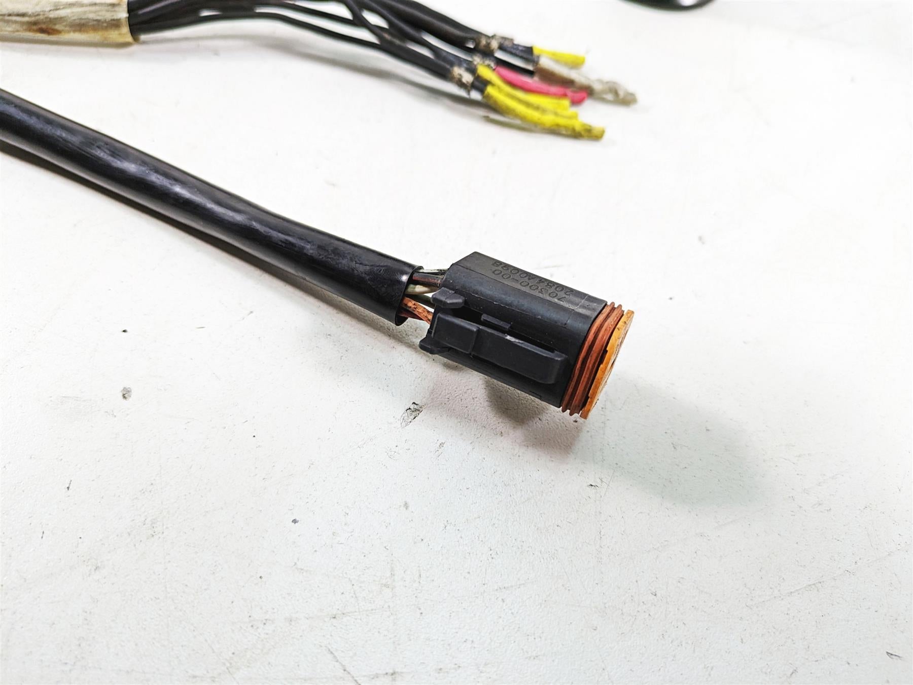 2005 Harley Dyna FXDL Low Rider Right Hand Control Switch - Read 71684-06A {{ shop.shopifyCountryName }} - Mototech271