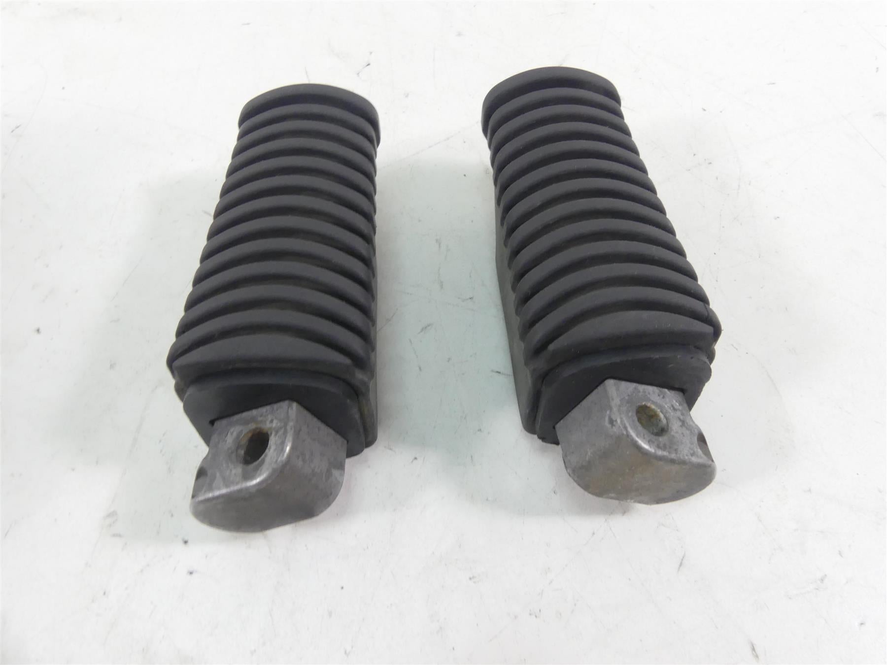 2008 BMW R1200GS K25 Passenger Pillion Footpeg Foot Peg Rest Set 46712310403 {{ shop.shopifyCountryName }} - Mototech271