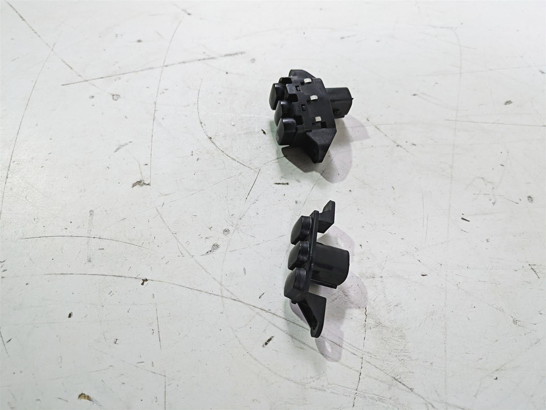 2015 Harley Touring FLHTKL E -Glide Low Auxiliary Switch Button Set 69200172 {{ shop.shopifyCountryName }} - Mototech271