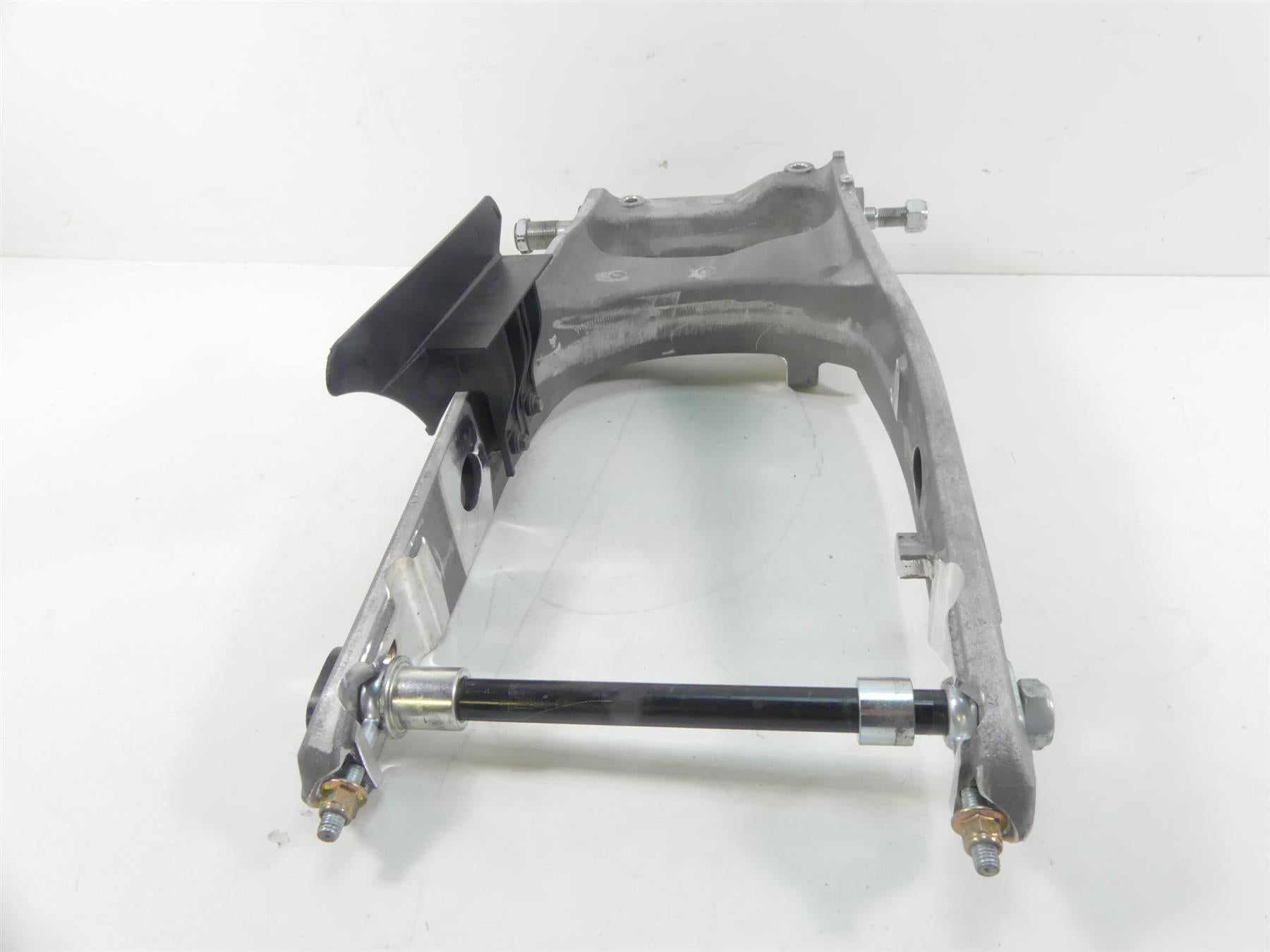 2020 Indian Roadmaster Rear Suspension Swingarm Swing Arm & 20mm Axle 5142382 {{ shop.shopifyCountryName }} - Mototech271