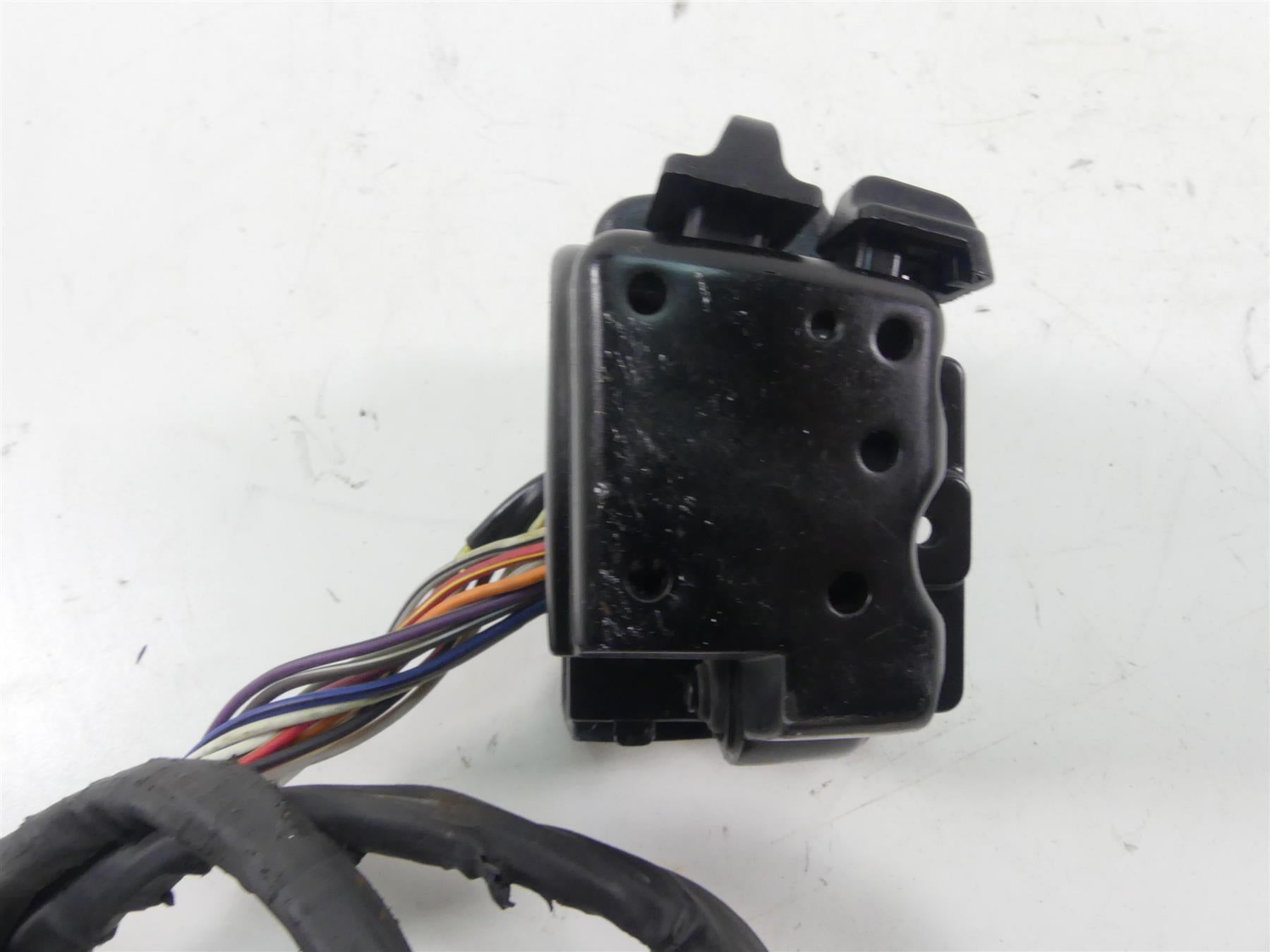 2011 Harley Touring FLTRU Road Glide Right Cruise Control Switch -Read 71682-06A {{ shop.shopifyCountryName }} - Mototech271