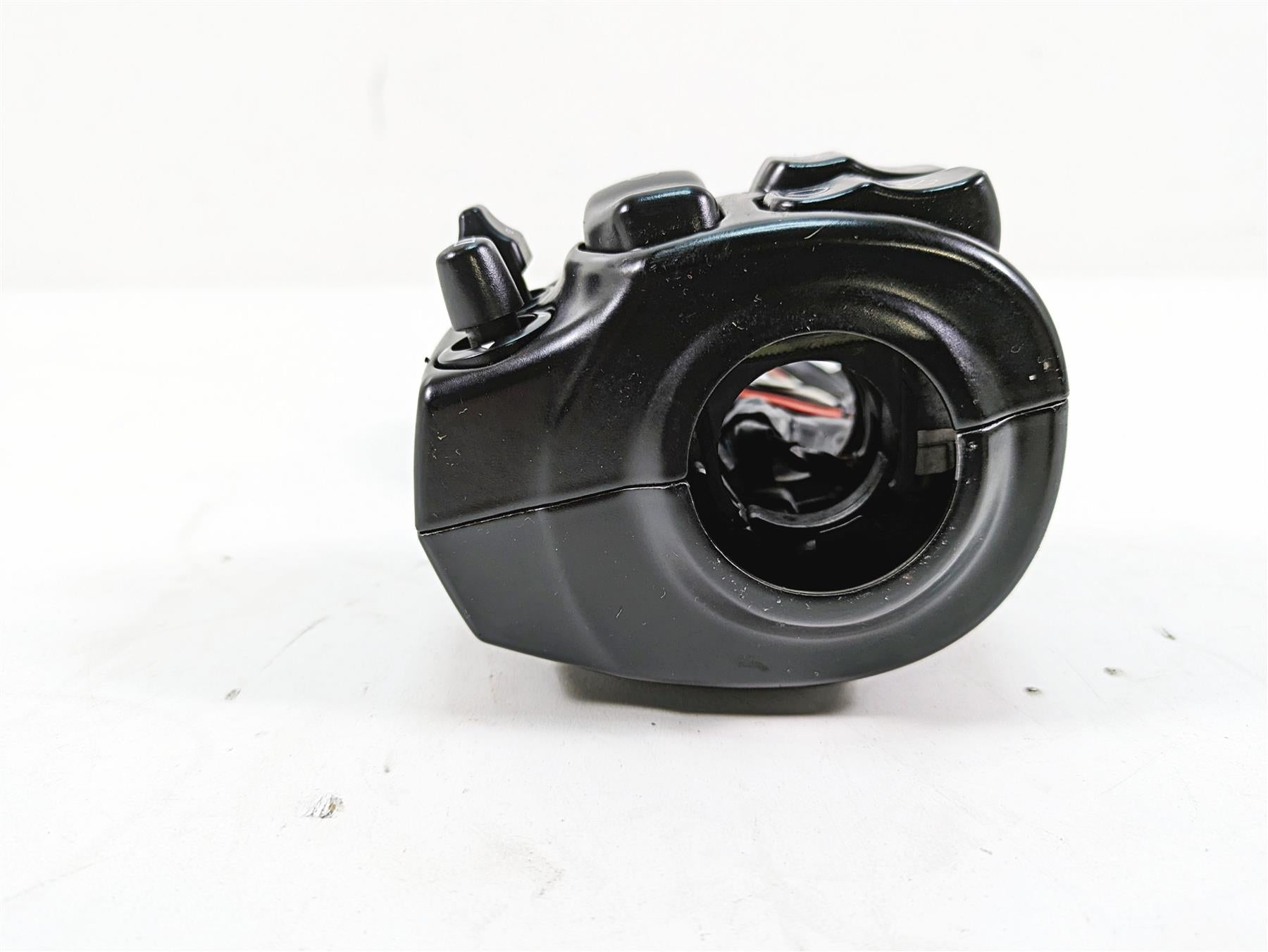 2018 Harley Touring FLHXSE CVO Street Glide Right Hand Control Switch 71500083C {{ shop.shopifyCountryName }} - Mototech271