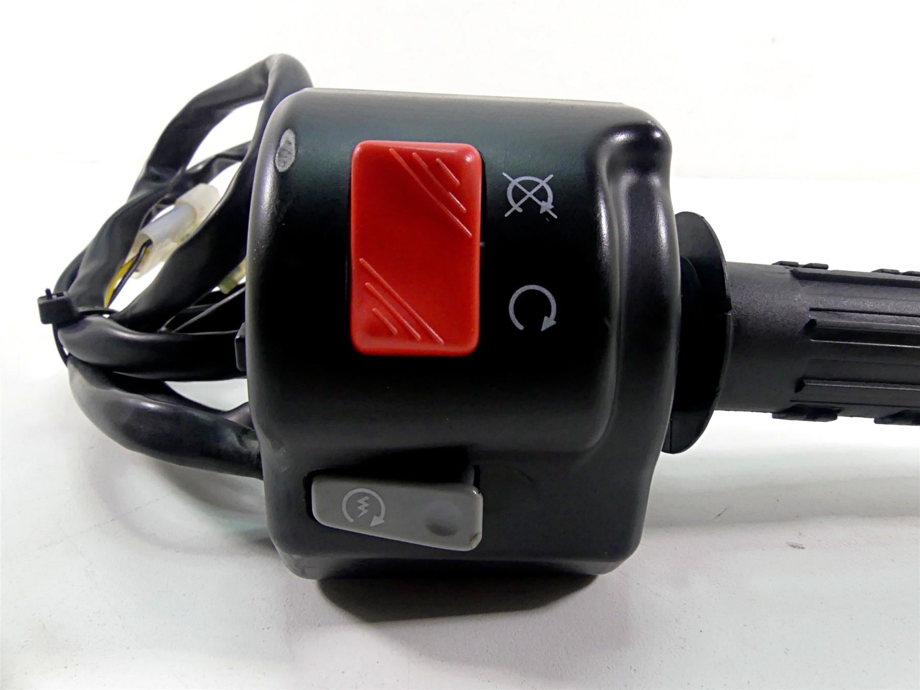 2016 KTM 1290 Super Duke R Right Start Control Switch E-Throttle 76011073100 {{ shop.shopifyCountryName }} - Mototech271