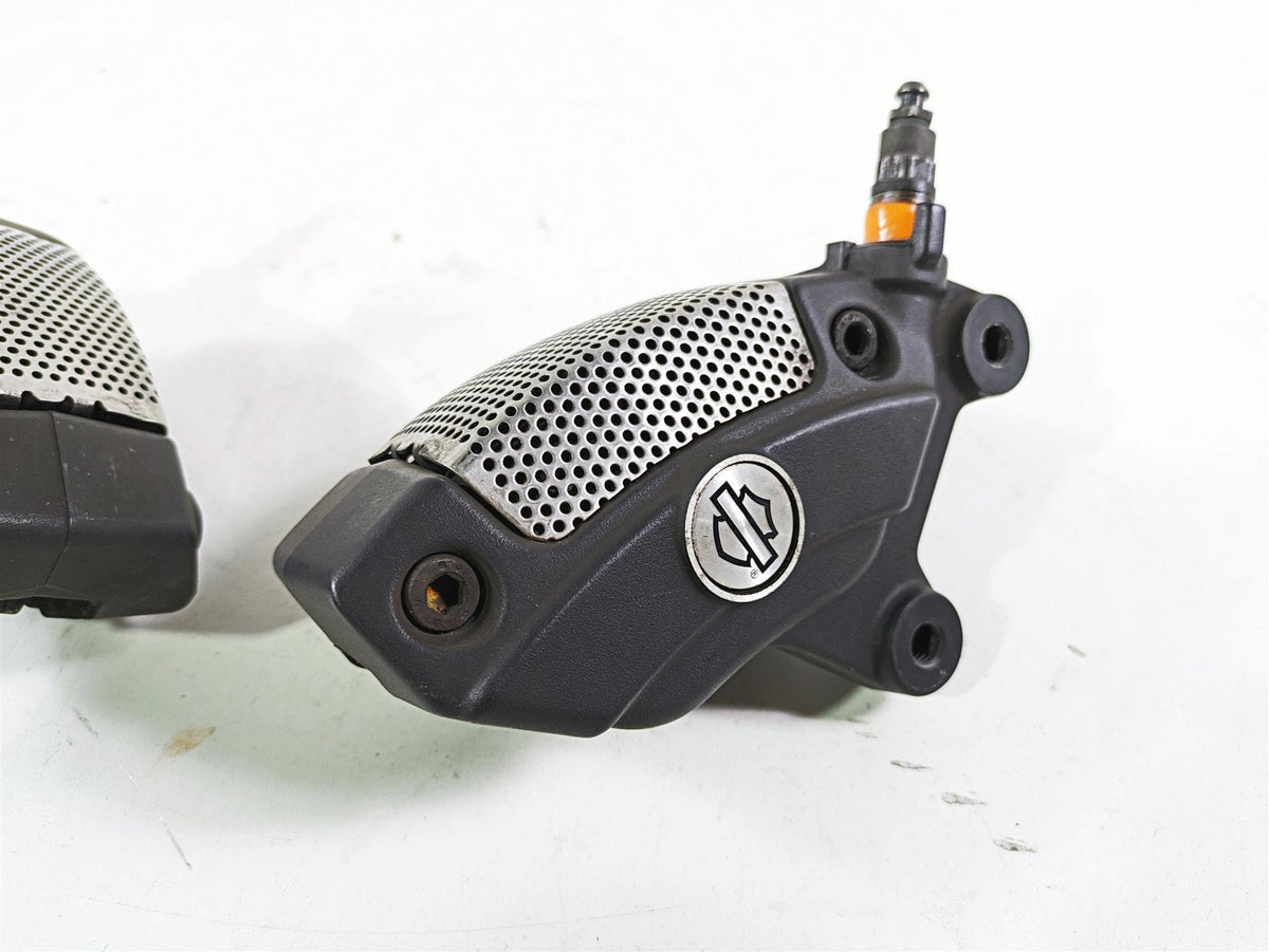 2020 Harley Touring FLHT Electra Glide Front Brake Caliper Set 43027-08 44023-08 {{ shop.shopifyCountryName }} - Mototech271