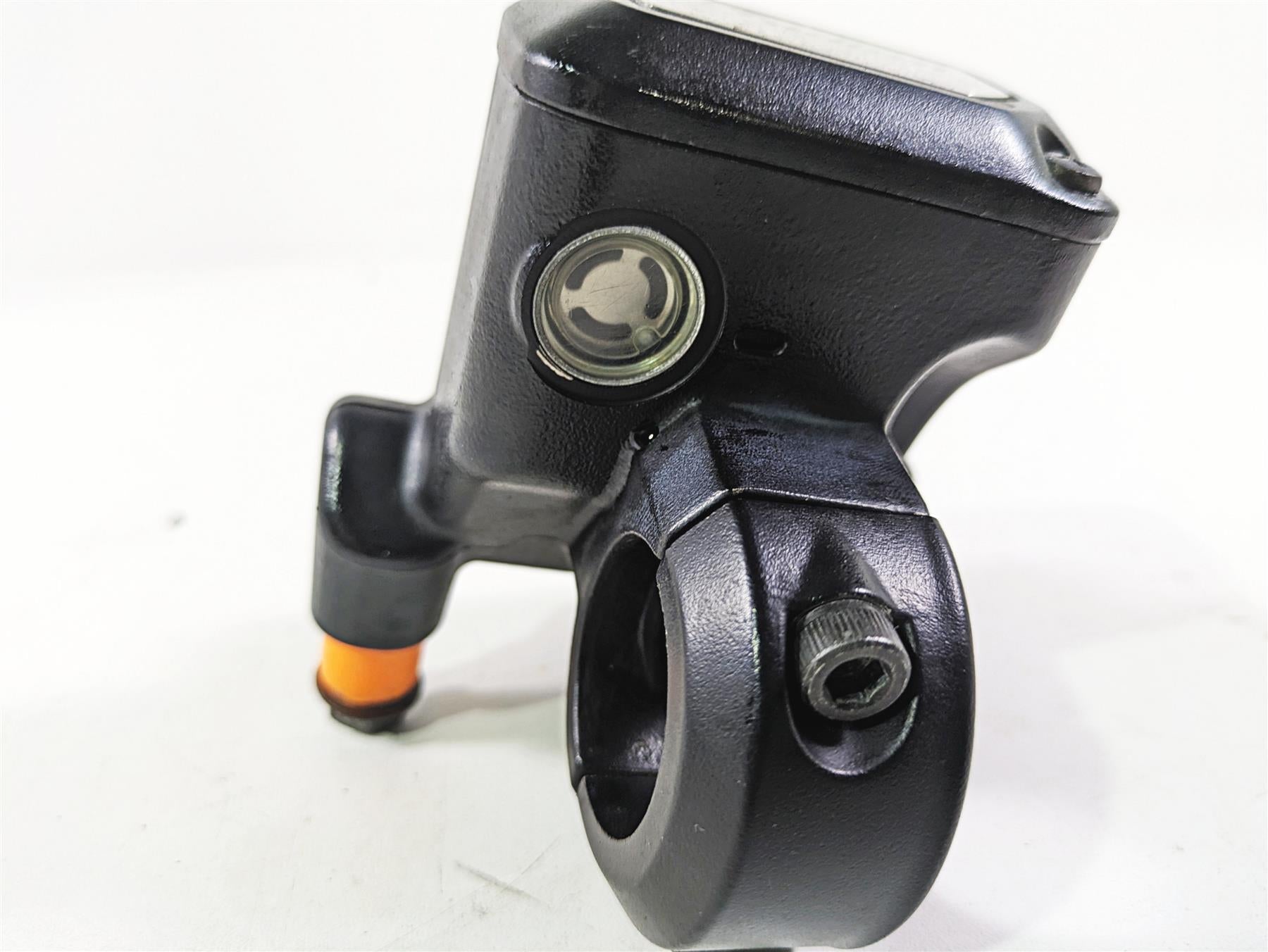 2018 Indian Chieftain Dark Horse Front Brake Master Cylinder 5/8" 1912865 {{ shop.shopifyCountryName }} - Mototech271