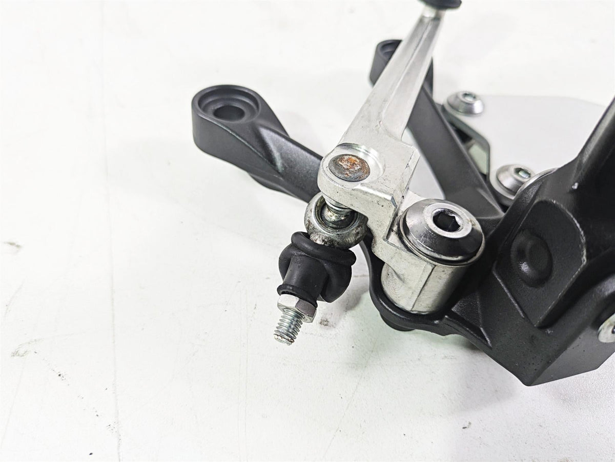 2020 Kawasaki ZX6R Ninja Left Footpeg Foot Peg Shifter Lever 35063-0160-18R {{ shop.shopifyCountryName }} - Mototech271