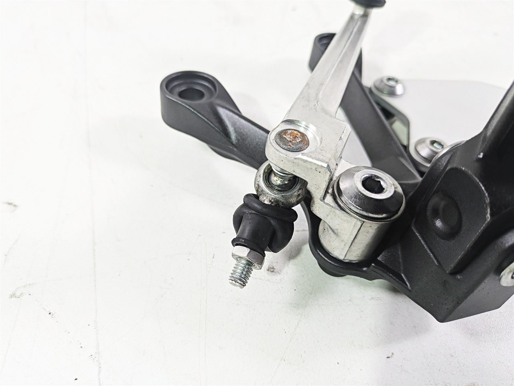 2020 Kawasaki ZX6R Ninja Left Footpeg Foot Peg Shifter Lever 35063-0160-18R {{ shop.shopifyCountryName }} - Mototech271