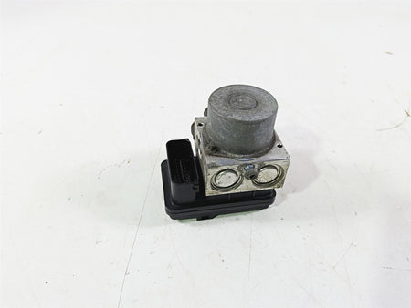 2018 Harley Softail FXFBS Fat Bob Abs Brake Pump Unit Module 41100043C {{ shop.shopifyCountryName }} - Mototech271