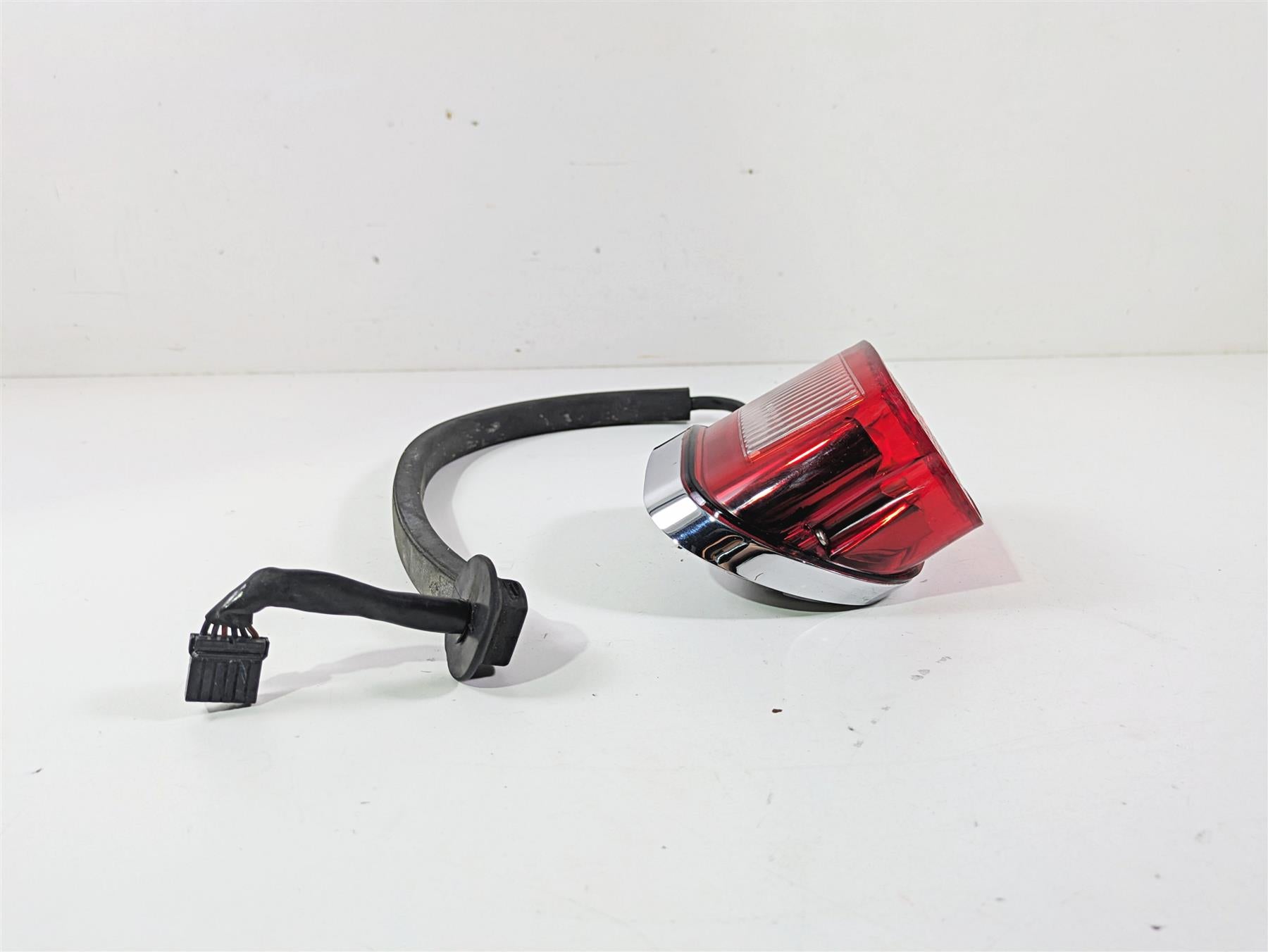 2007 Harley Sportster XL1200 C Taillight Tail Light & Wiring 68140-04 68066-99A {{ shop.shopifyCountryName }} - Mototech271