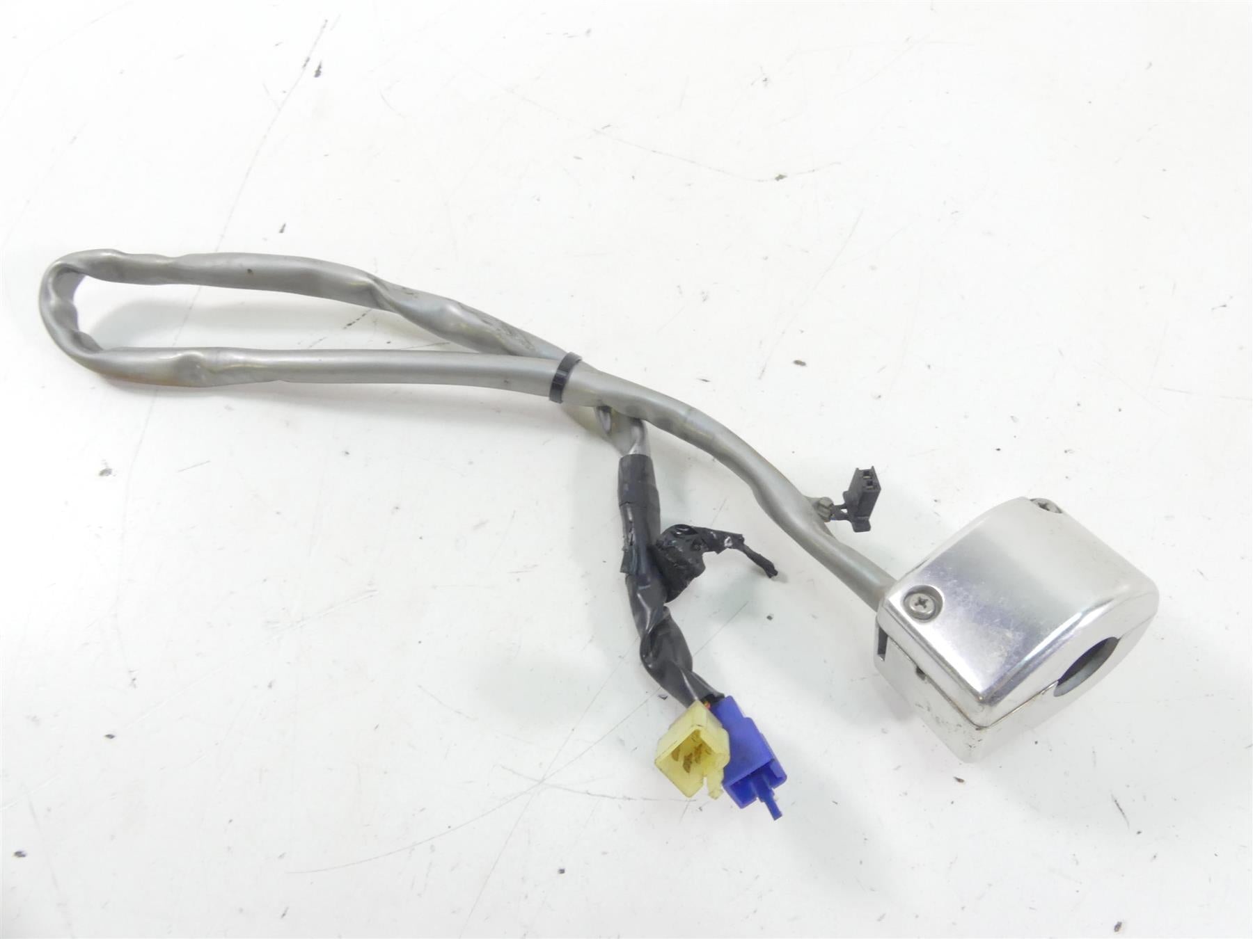 2001 Yamaha XV1600 Road Star Left Hand Turn Signal Control Switch 5BN-83973-00 {{ shop.shopifyCountryName }} - Mototech271
