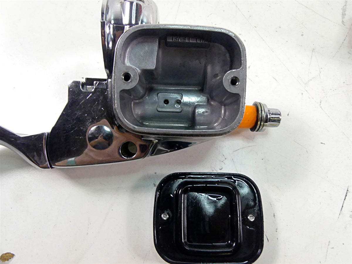 9/16" Chrome Front Brake Master Cylinder For Harley Davidson Softail Dyna Touring Bikes {{ shop.shopifyCountryName }} - Mototech271