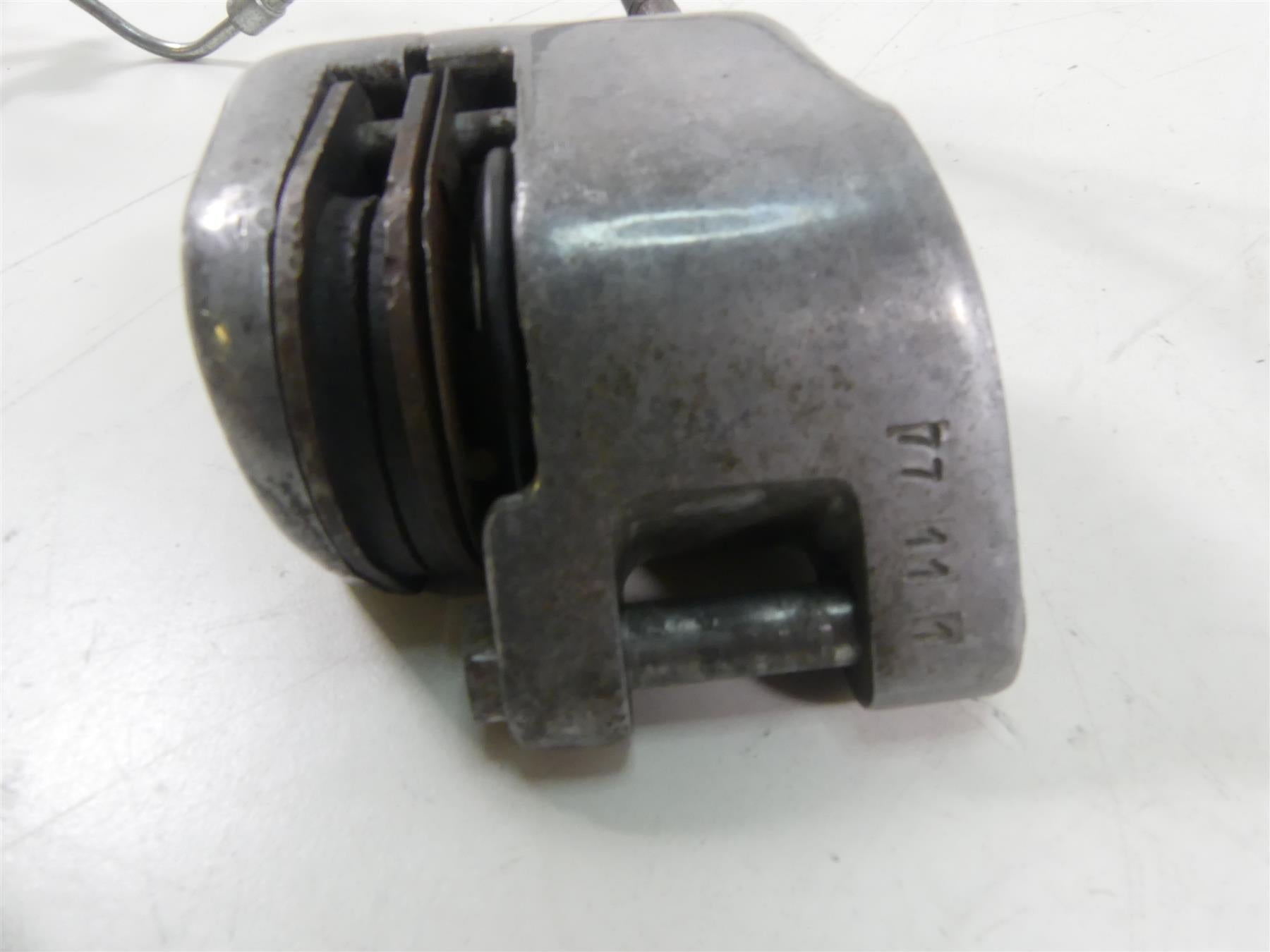 1978 Harley XLH1000 Sportster Ironhead Front Dual Brake Caliper Set 44116-77 {{ shop.shopifyCountryName }} - Mototech271