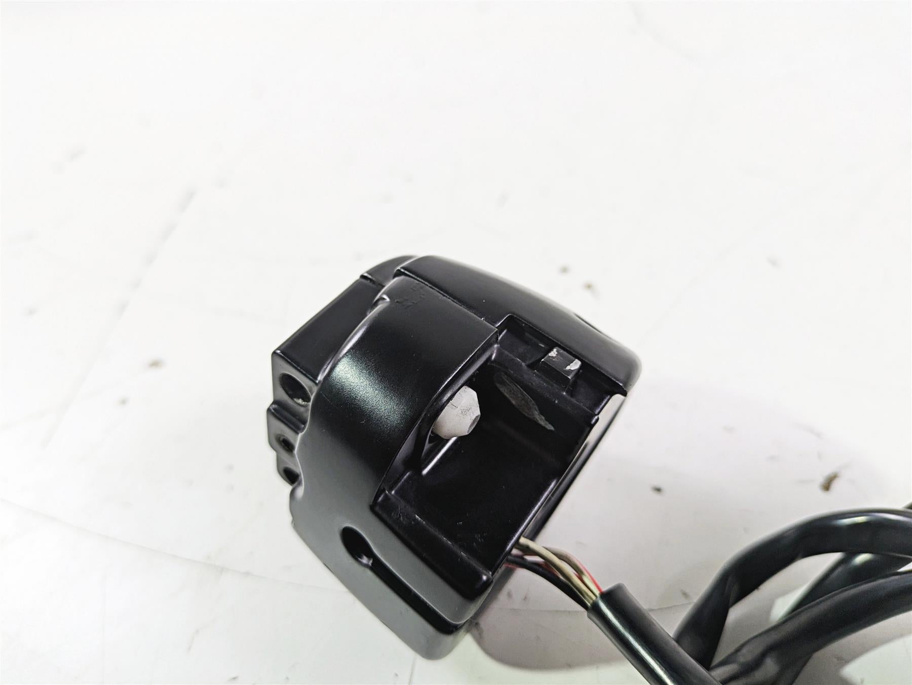 2016 Harley FLSTC Softail Heritage Right Hand Control Switch 71500297 {{ shop.shopifyCountryName }} - Mototech271