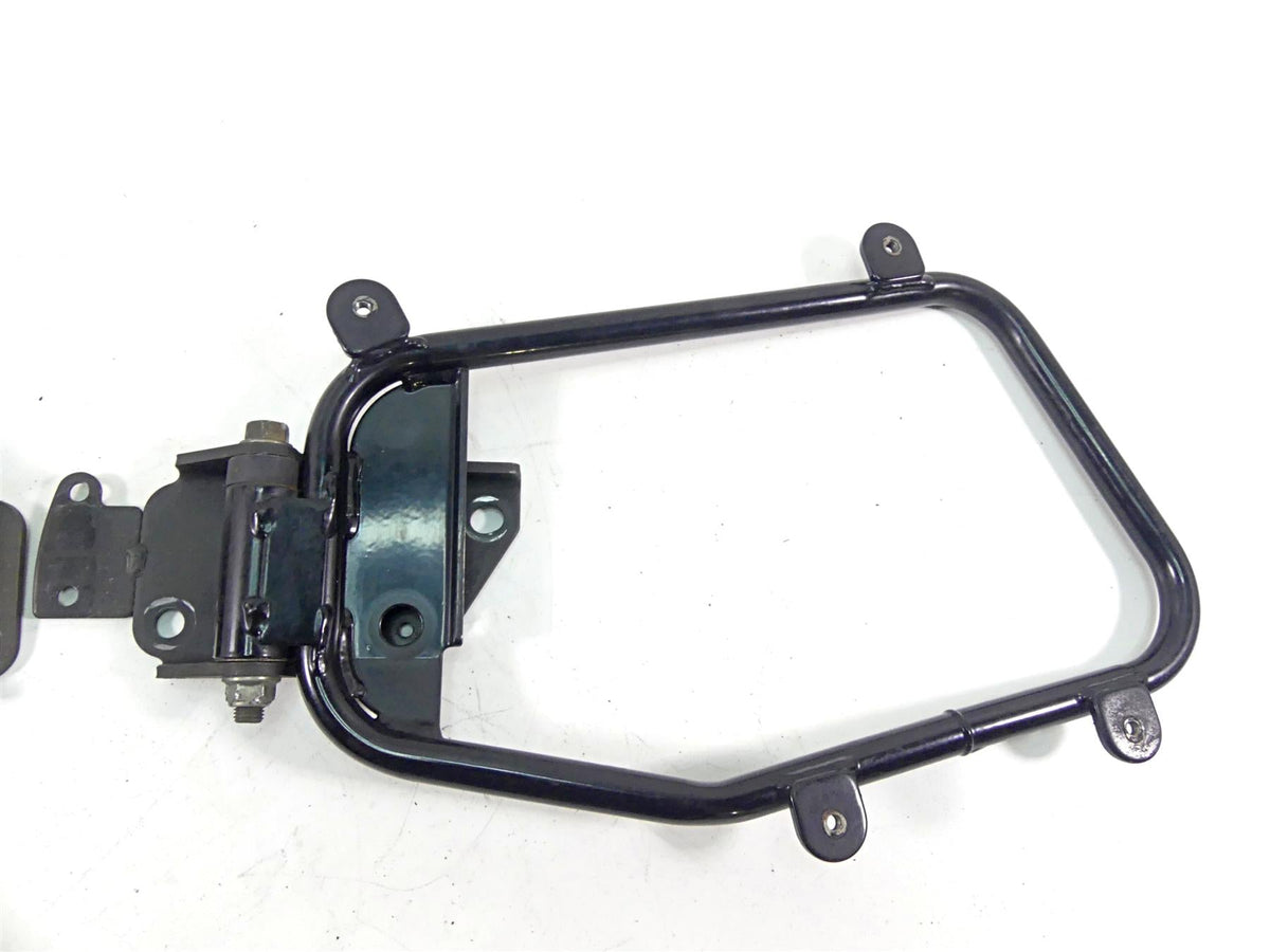 2007 Honda VTX1800 T2 Saddlebag Luggage Mount Bracket Set 08L56-MCV-100J {{ shop.shopifyCountryName }} - Mototech271