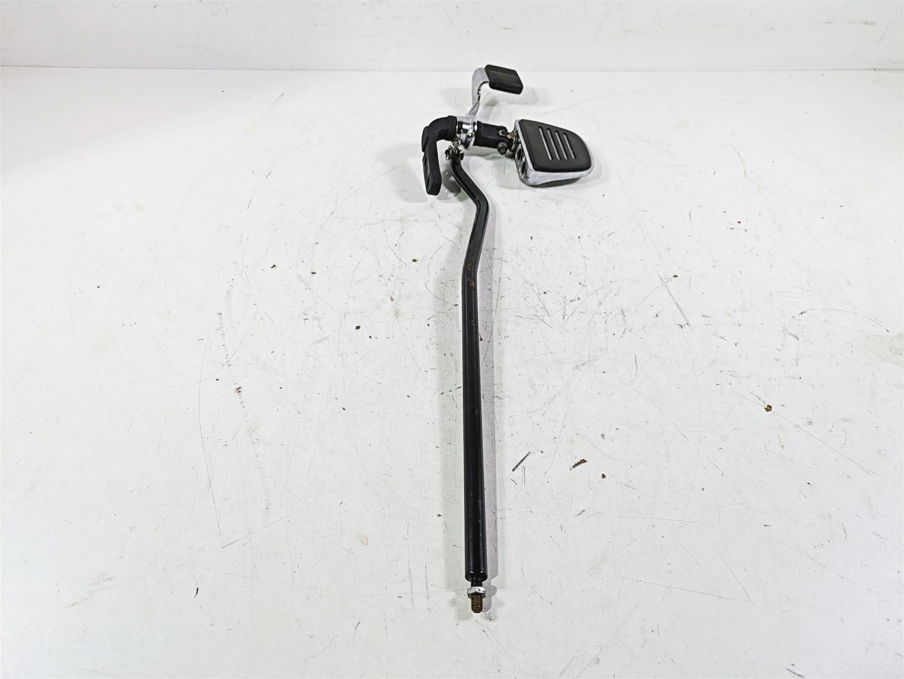 2013 Harley FXDWG Dyna Wide Glide Right Floorboard + Forward Controls 42663-03A {{ shop.shopifyCountryName }} - Mototech271