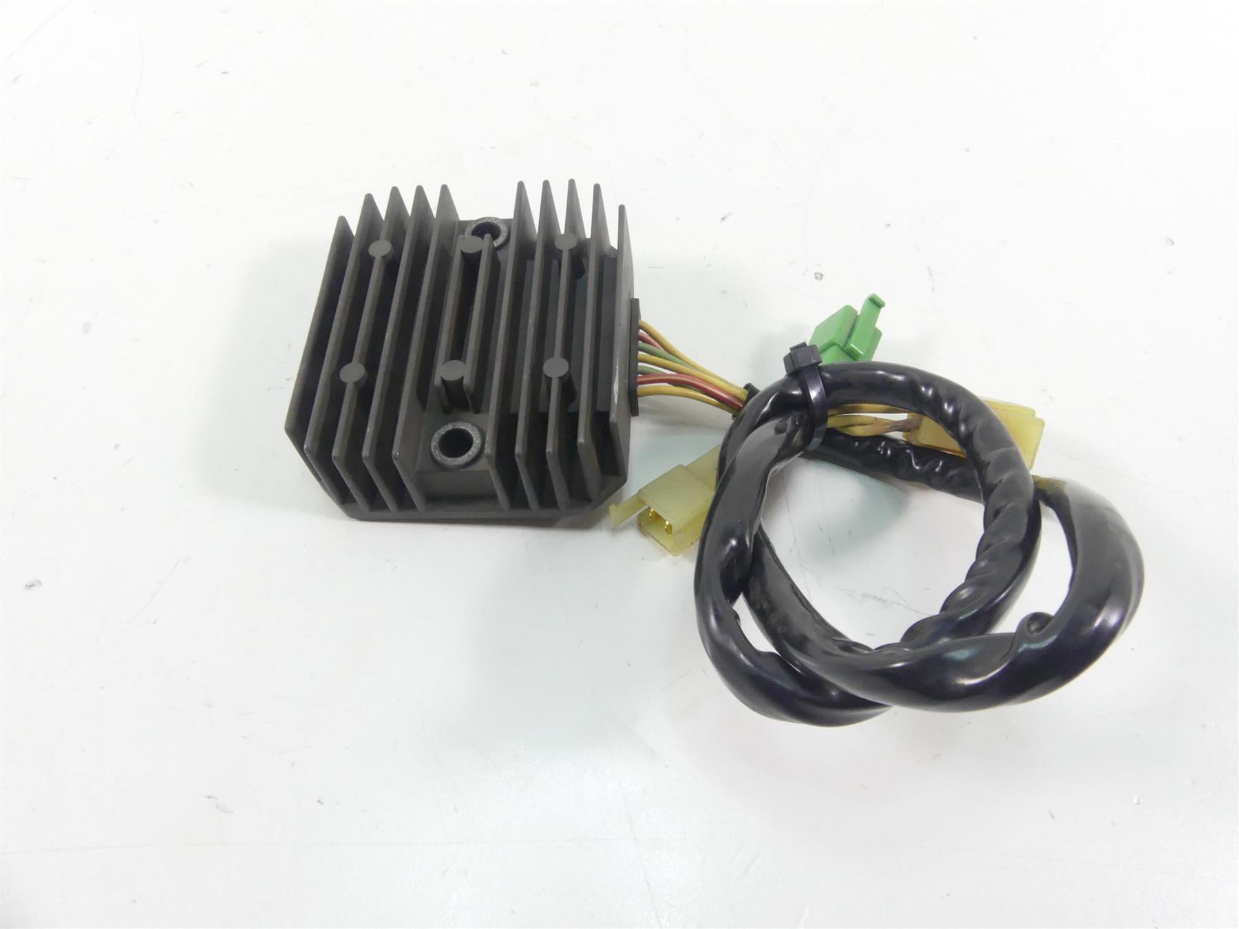 2007 Honda VT1100 C Shadow Spirit Rectifier Voltage Regulator 31600-MCK-A51 {{ shop.shopifyCountryName }} - Mototech271