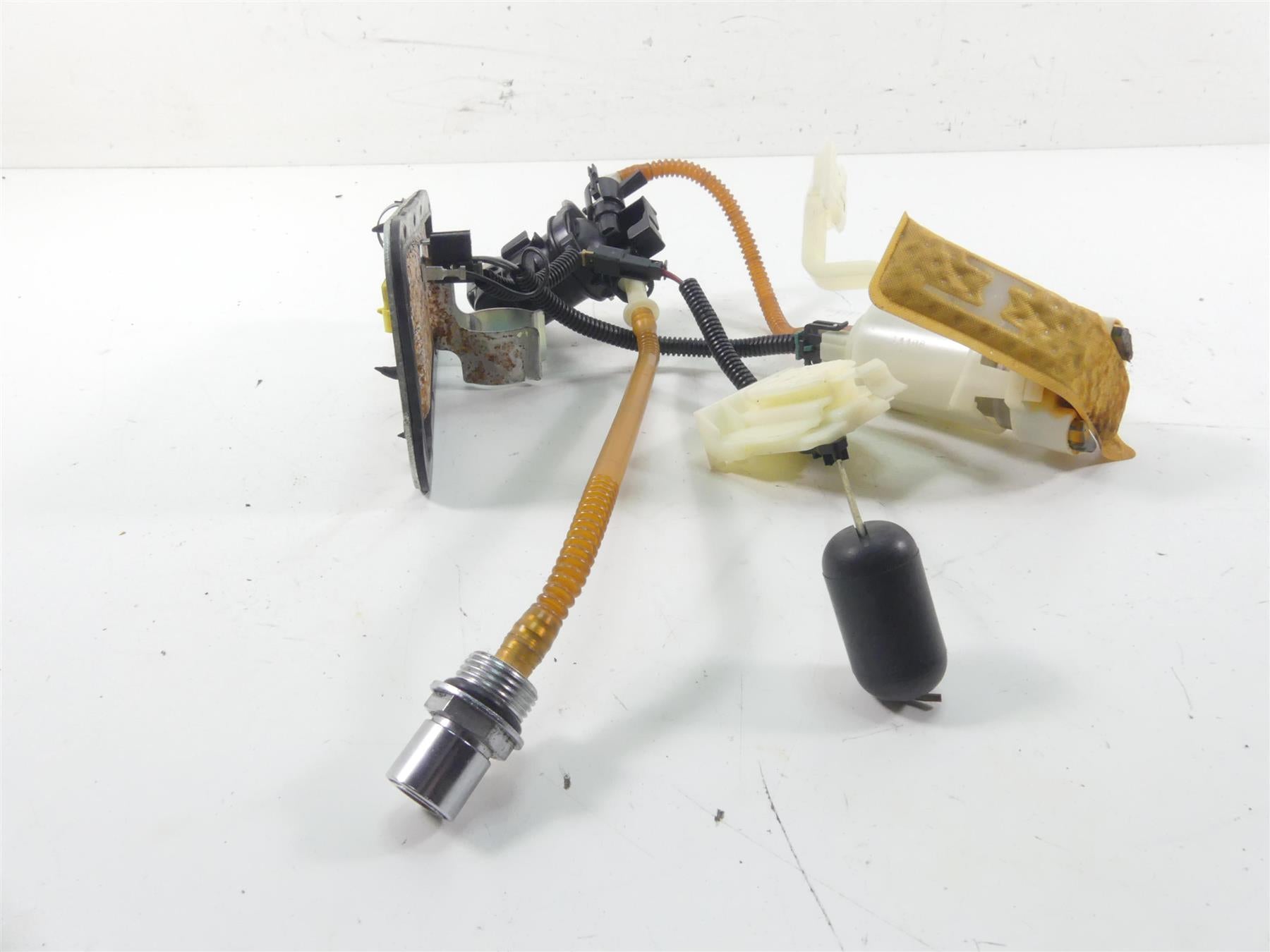 2008 Harley FXCWC Softail Rocker C Fuel Gas Petrol Pump & Sender 75283-08A