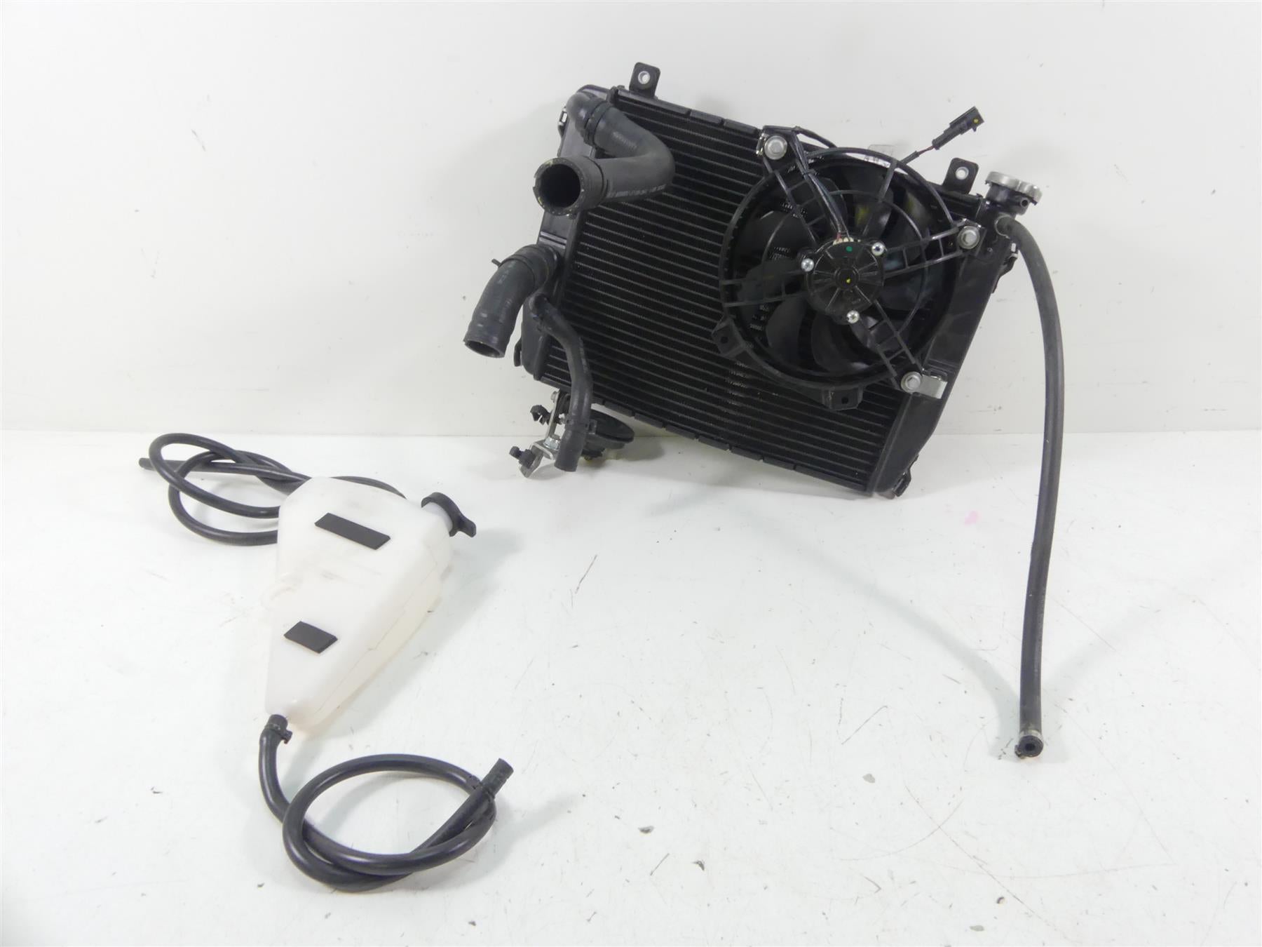 2021 Aprilia RS 660 Coolant Radiator Fan Reservoir Hoses Set 2B006694 {{ shop.shopifyCountryName }} - Mototech271