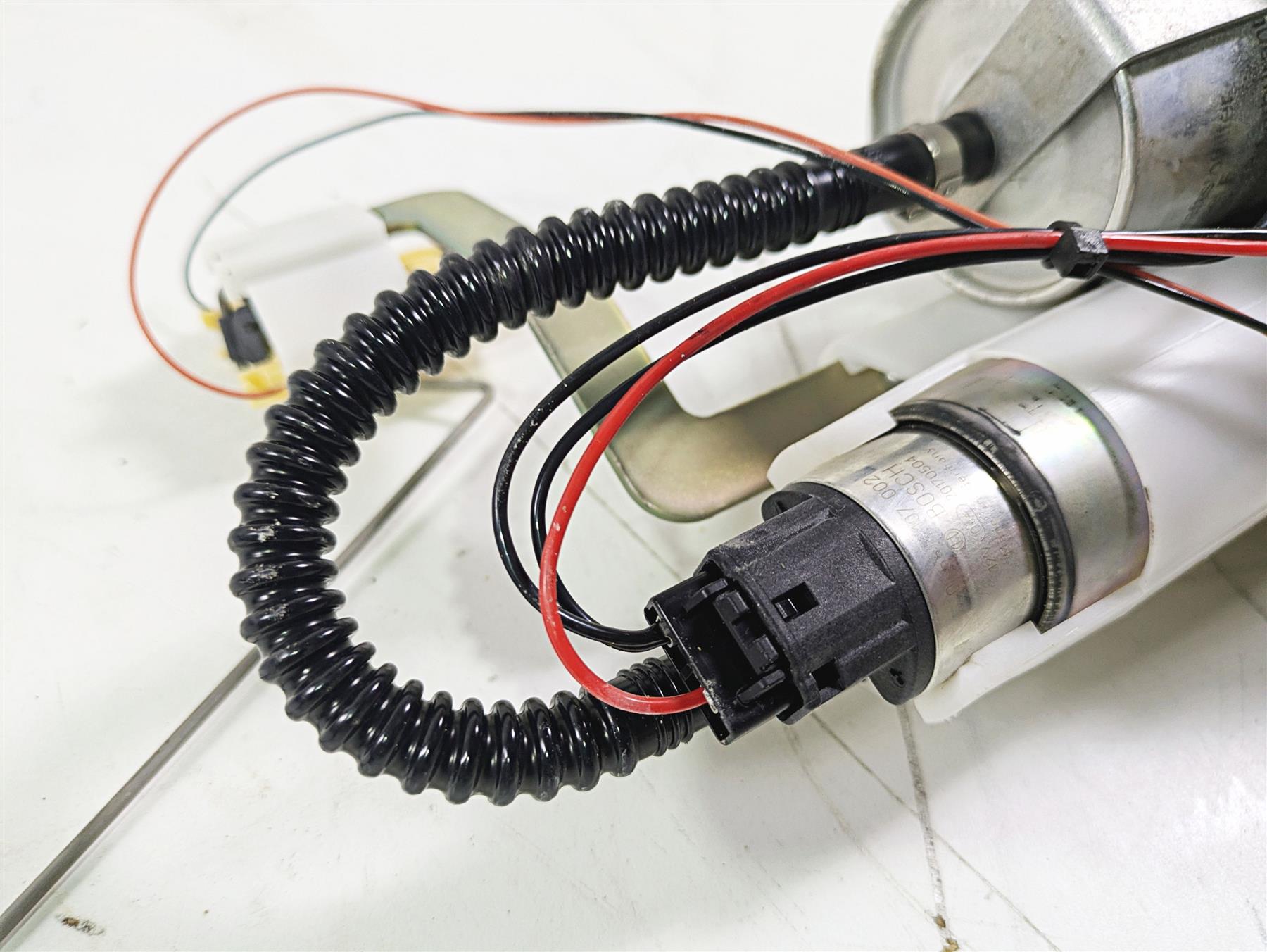 2017 BMW S1000RR K46 Fuel Gas Petrol Pump Assembly 16148563523 16149444766 {{ shop.shopifyCountryName }} - Mototech271