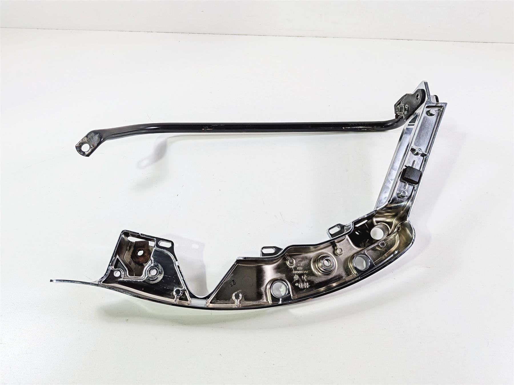 2016 Harley Touring FLHX Street Glide Left Rear Chrome Saddlebag Mount 90200503 {{ shop.shopifyCountryName }} - Mototech271