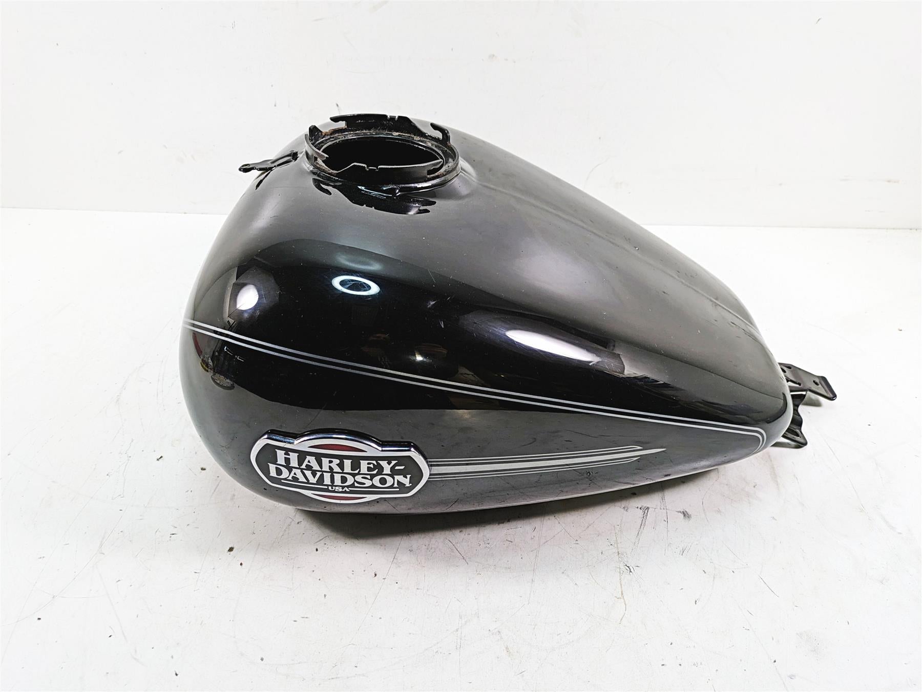 2009 Harley Touring FLHTCU Electra Glide Fuel Petrol Gas Tank - No Dent 61356-08 {{ shop.shopifyCountryName }} - Mototech271