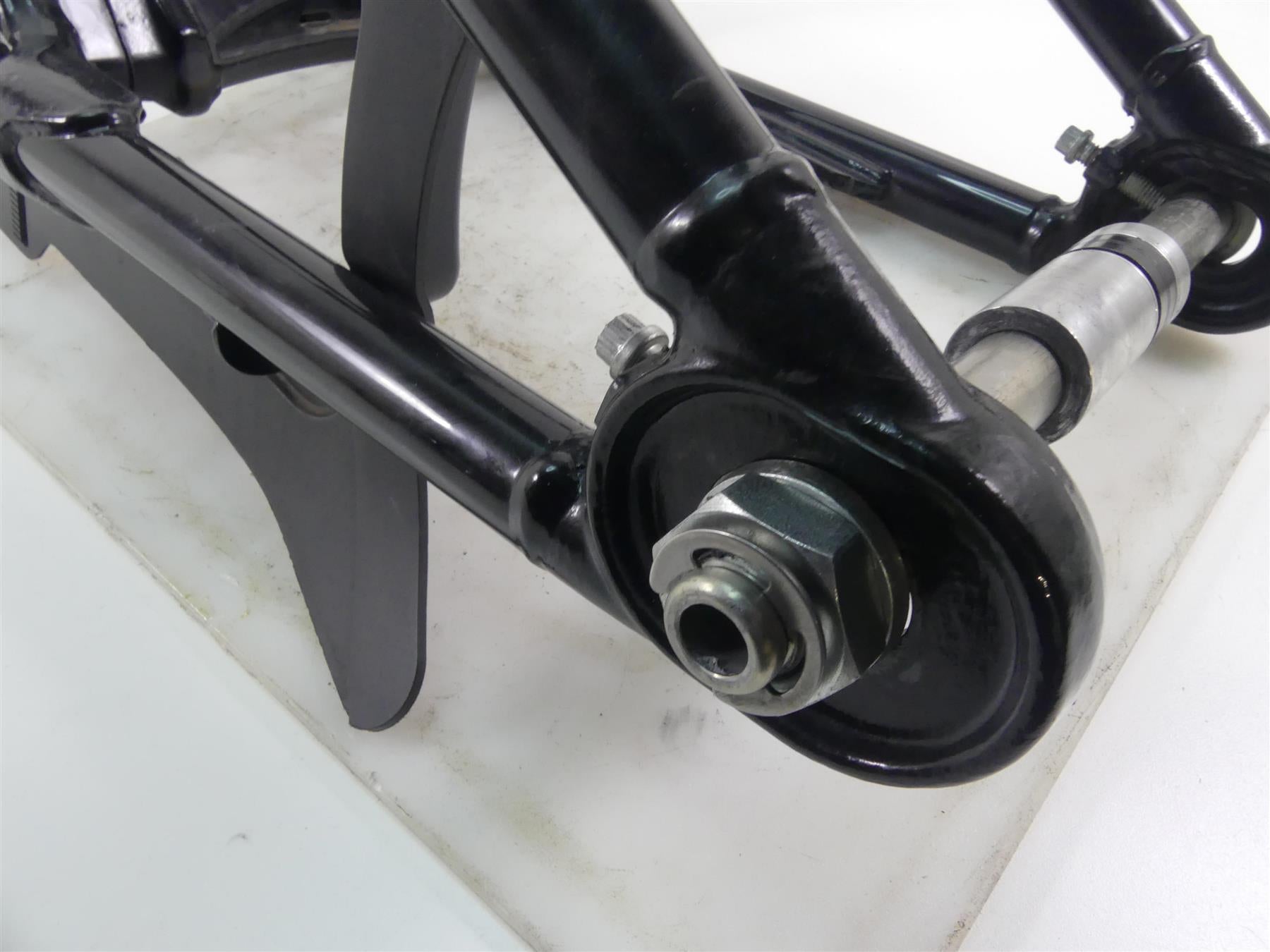 2022 Harley Softail FXBBS Street Bob Swingarm Swing Arm + Axle 47400099BHP {{ shop.shopifyCountryName }} - Mototech271