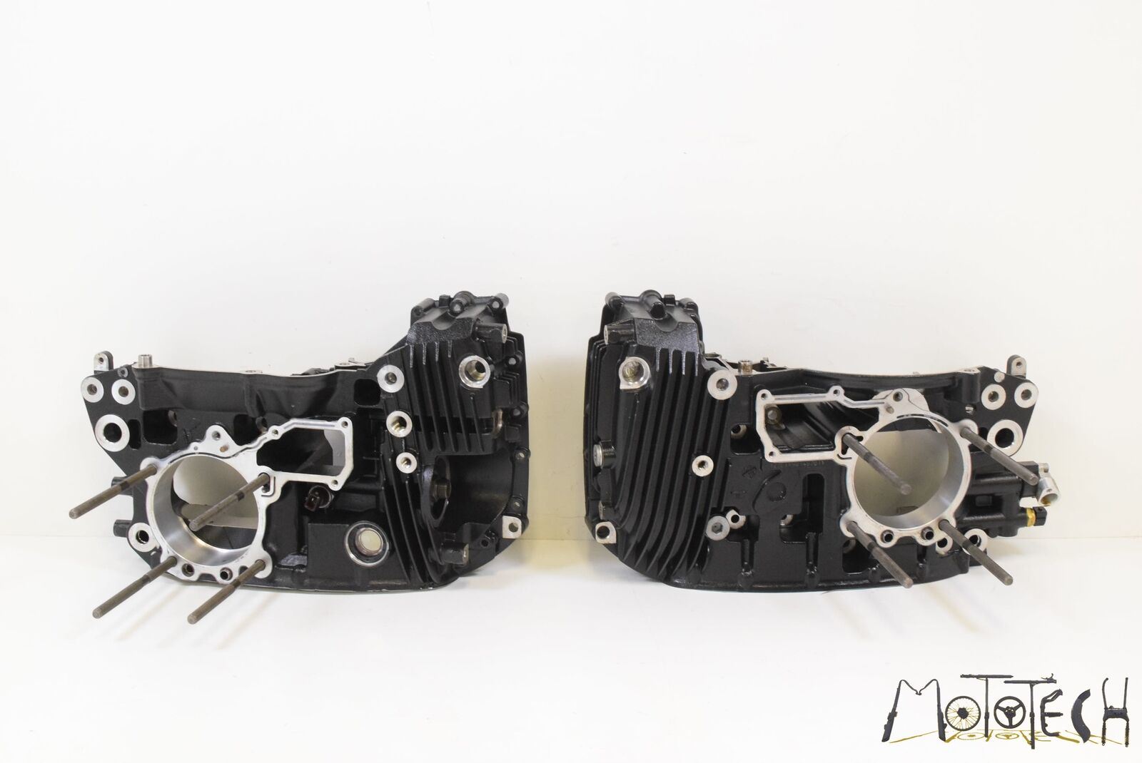 2015 BMW R nineT nine T K21 OEM Crank Case Crankcase Engine Motor 11117710369 {{ shop.shopifyCountryName }} - Mototech271
