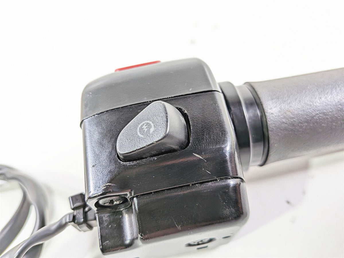 2014 Suzuki M109R VZR1800 Boulevard Right Hand Control Switch 37200-06J00 {{ shop.shopifyCountryName }} - Mototech271