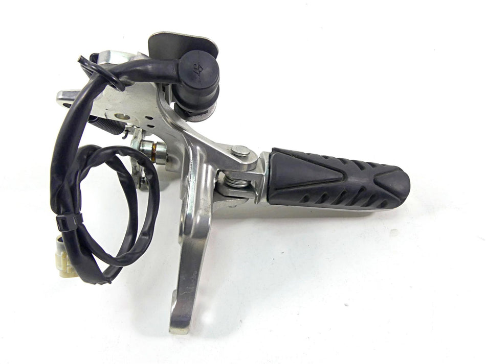 2012 Yamaha VMX17 VMAX 1700 Right Footpeg Foot Peg Res 2S3-27443-00-00 {{ shop.shopifyCountryName }} - Mototech271