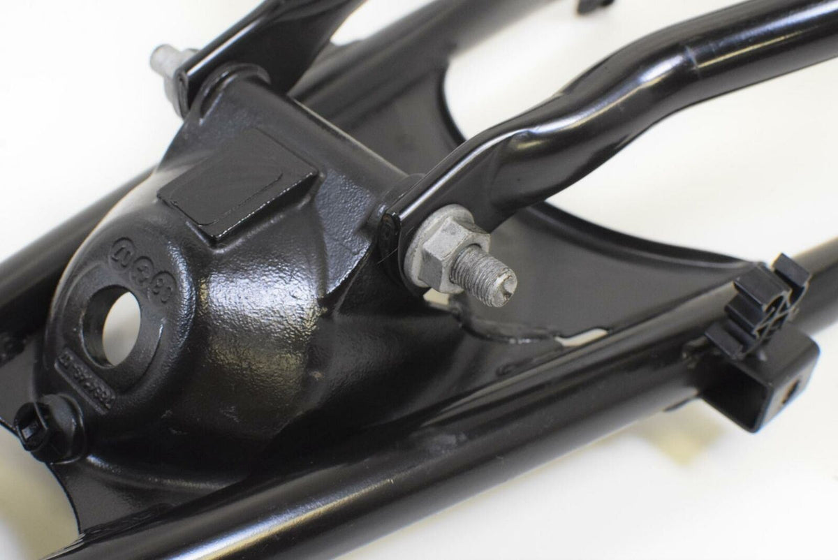 2008 BMW R1200RT R1200 RT K26 STRAIGHT Main Frame SLVG TTL 46517671868 {{ shop.shopifyCountryName }} - Mototech271