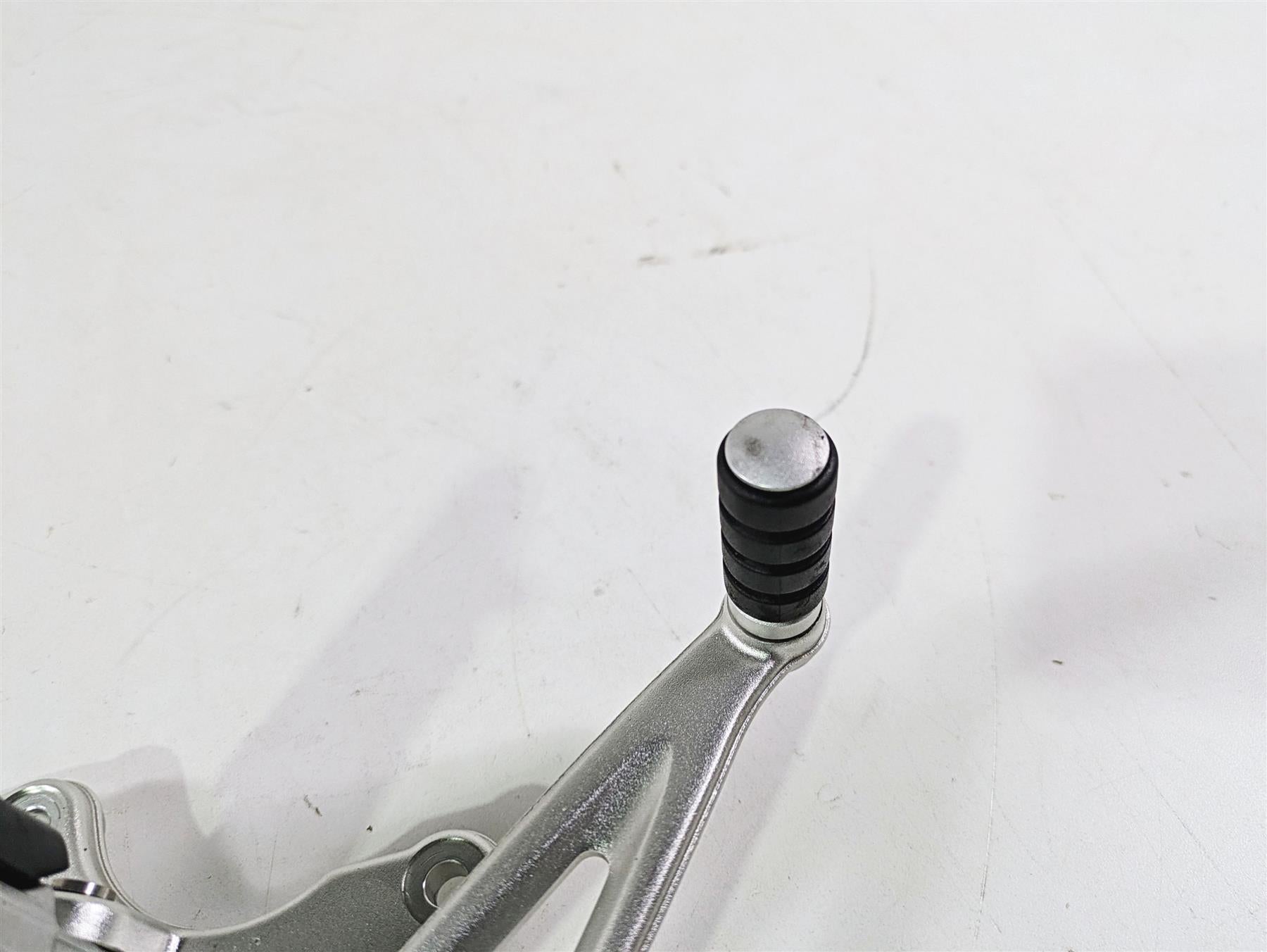 2012 BMW R1200R K27 Right Rider Footpeg & Brake Pedal 46717671078 35217728911 {{ shop.shopifyCountryName }} - Mototech271