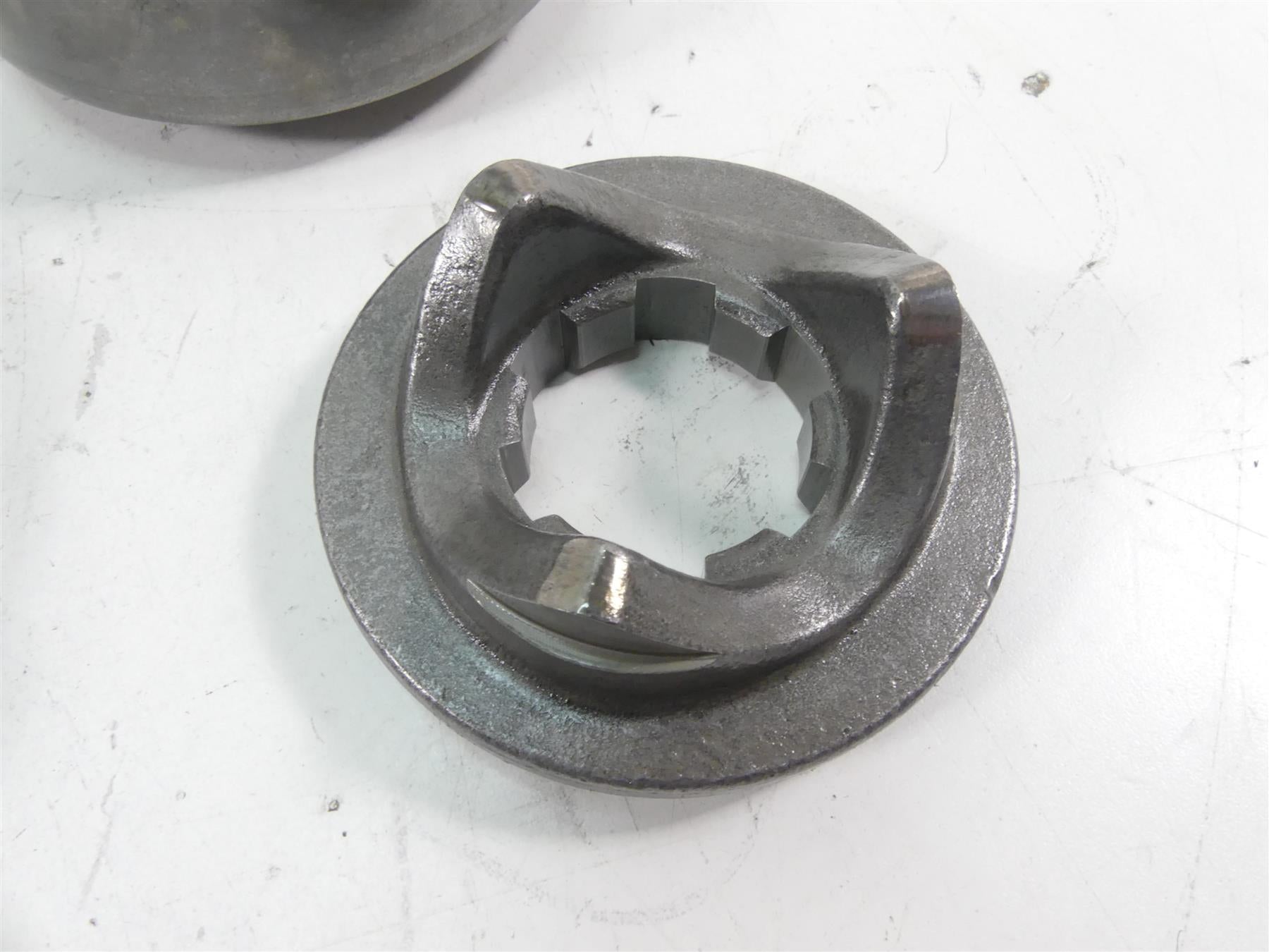 2005 Harley Touring CVO FLHTCSE Electra Glide Primary Drive Clutch 37806-03 {{ shop.shopifyCountryName }} - Mototech271