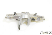 Load image into Gallery viewer, 2005 Kawasaki ZZR1200 ZX1200 Upper Triple Tree Steering Clamp 44039-0007-458
