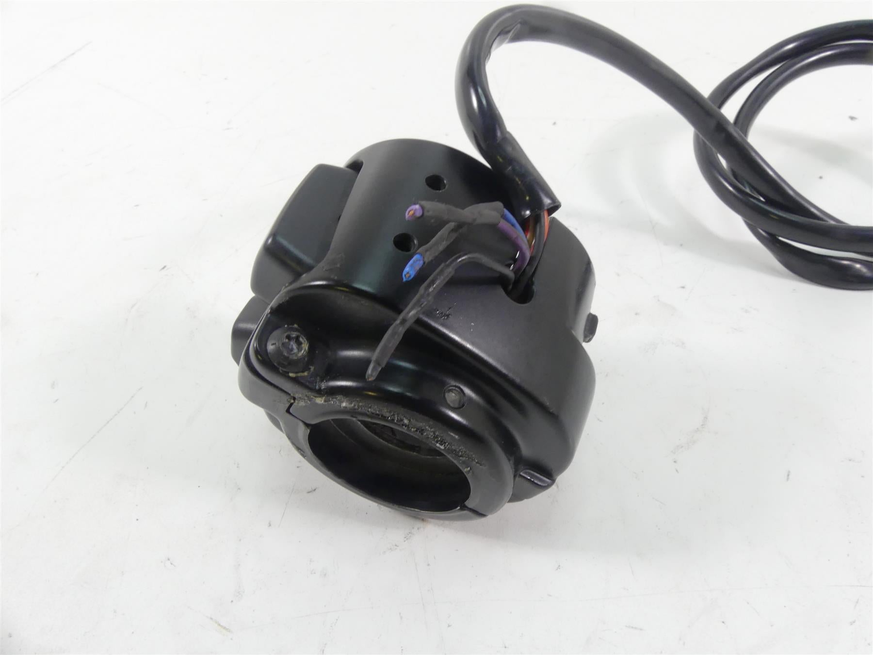 2013 Harley FXDWG Dyna Wide Glide Left Hand Light Horn Control Switch 71500067 {{ shop.shopifyCountryName }} - Mototech271