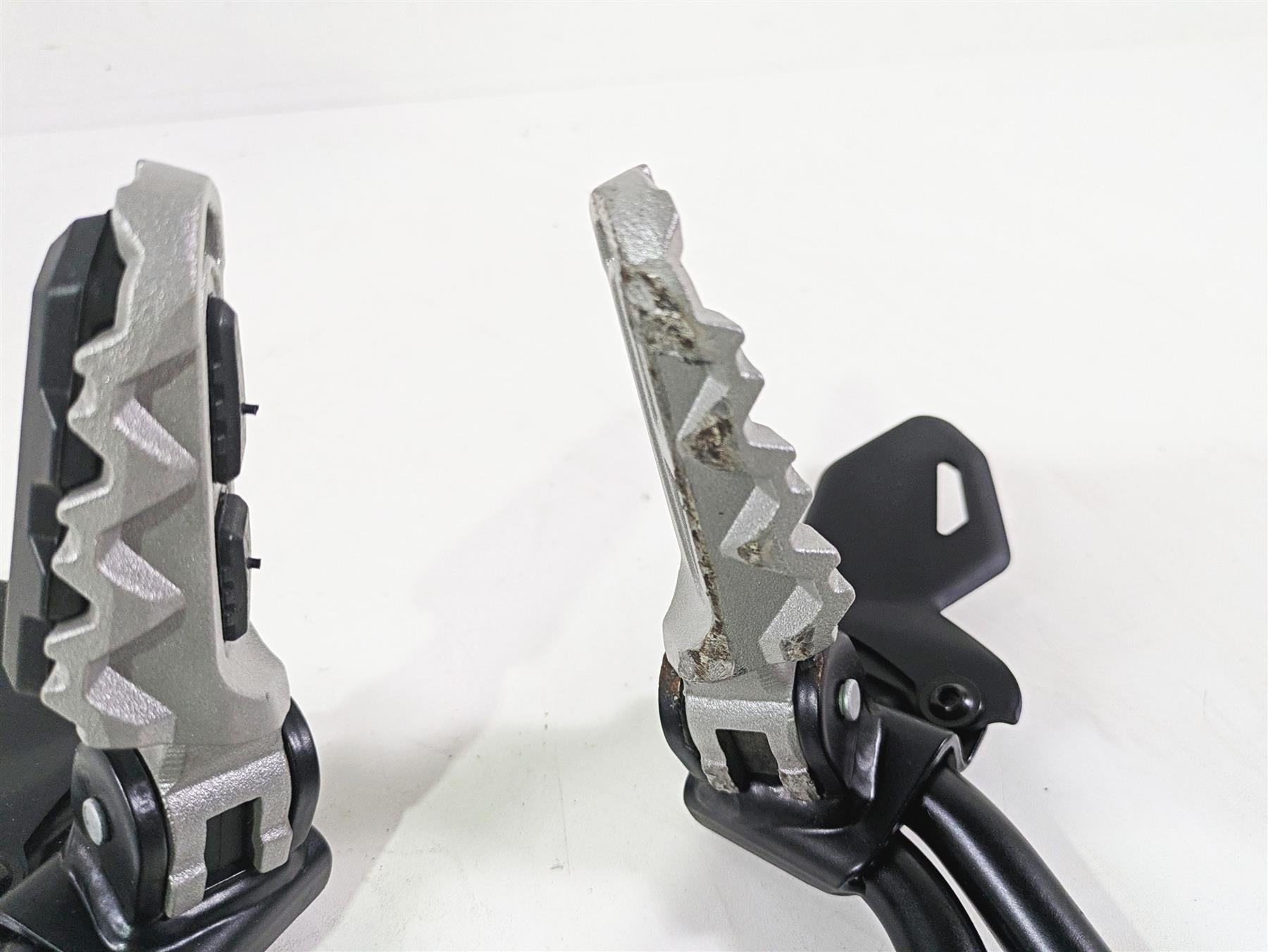 2022 Ducati Scrambler Desert Sled Rear Passenger Footpeg Set 46510752BA {{ shop.shopifyCountryName }} - Mototech271