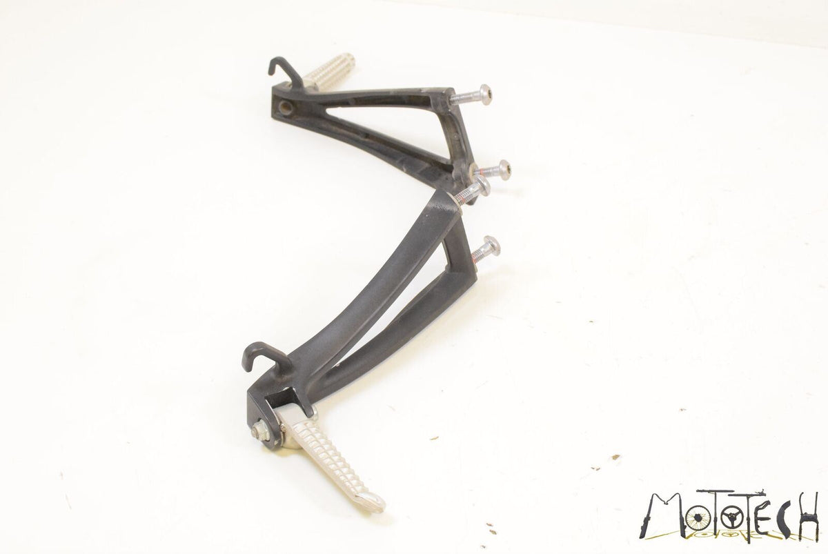 2012 Yamaha YZFR6 YZF R6 Rear Passenger Footpeg Foot Peg SET 2C0-2742L-10-00 {{ shop.shopifyCountryName }} - Mototech271
