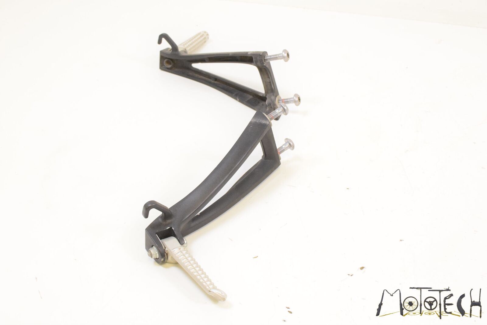 2012 Yamaha YZFR6 YZF R6 Rear Passenger Footpeg Foot Peg SET 2C0-2742L-10-00 {{ shop.shopifyCountryName }} - Mototech271