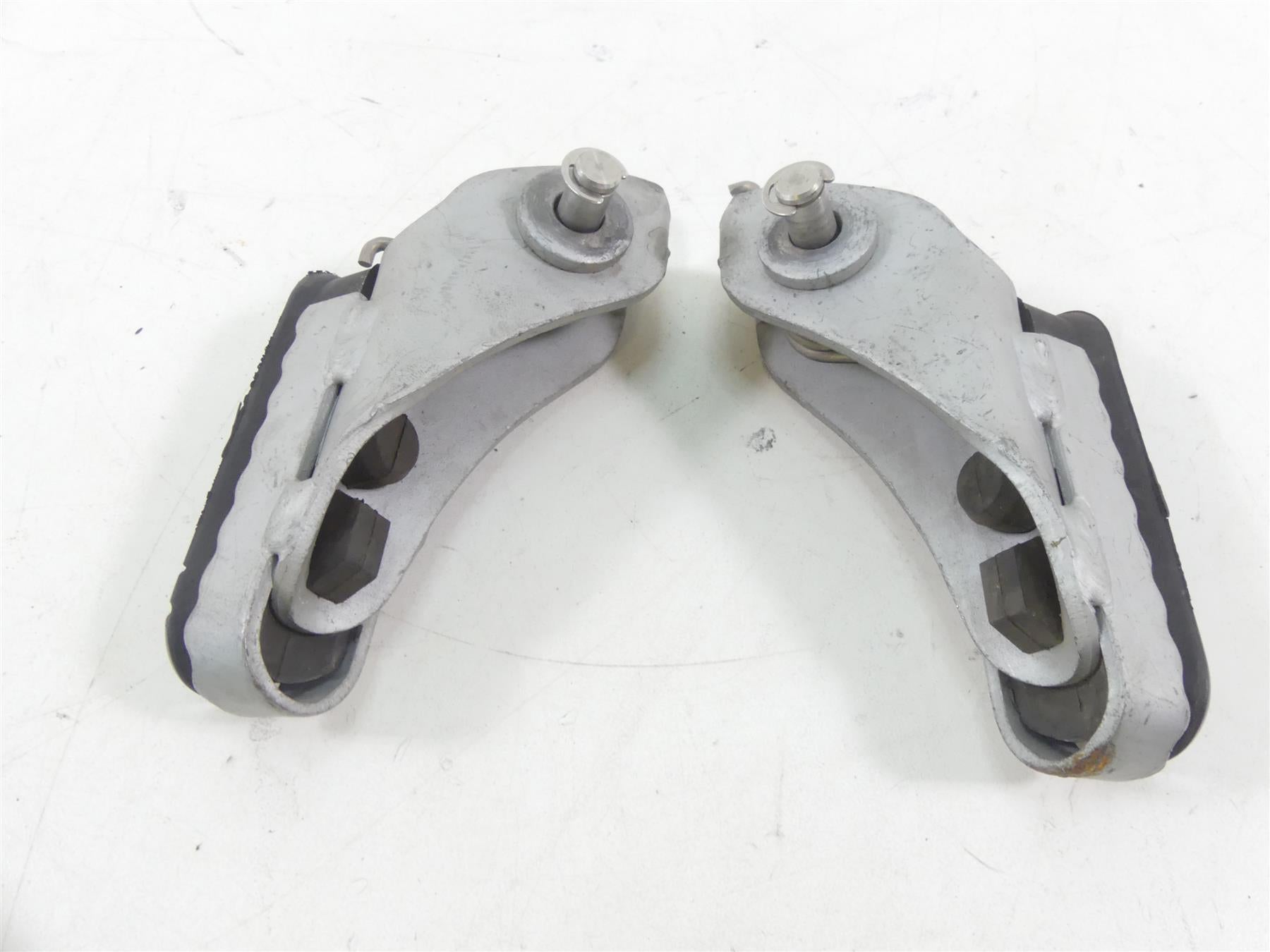 2009 BMW R1200GS K25 Front Rider Driver Footpeg Foot Peg Rest Set 46717694557 {{ shop.shopifyCountryName }} - Mototech271