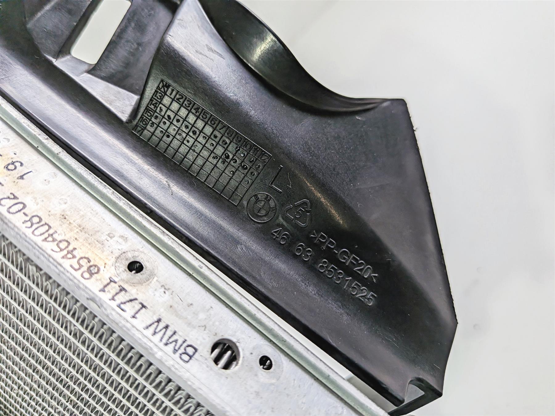 2016 BMW R1200 GS K50 Left Radiator + Thermostat & Cover 17118546408 {{ shop.shopifyCountryName }} - Mototech271