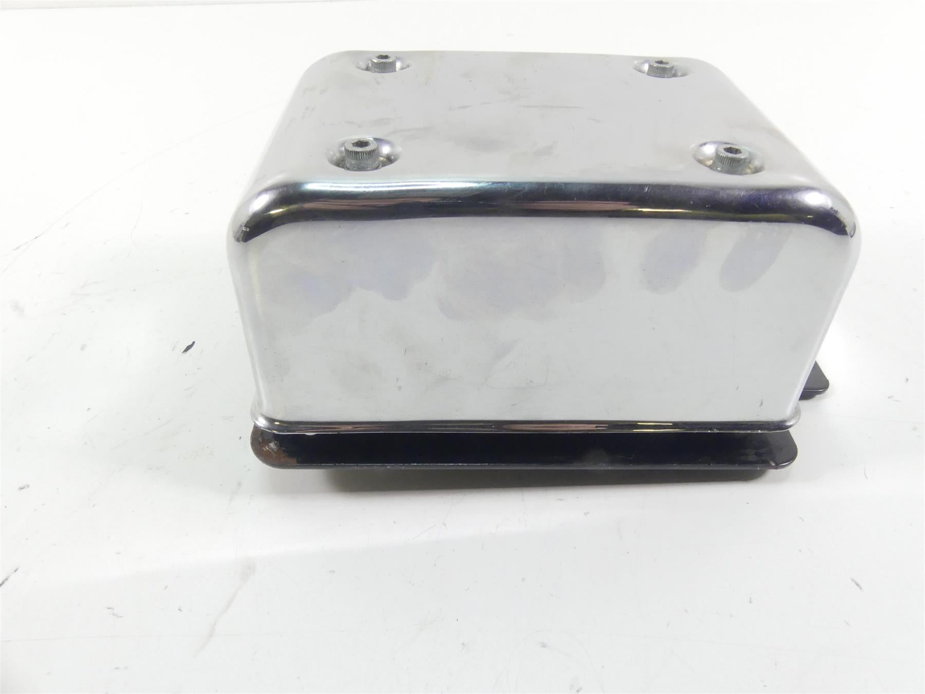 2003 Harley Dyna 100TH FXDL Low Rider Electrical Box Carrier & Cover 66333-99 {{ shop.shopifyCountryName }} - Mototech271