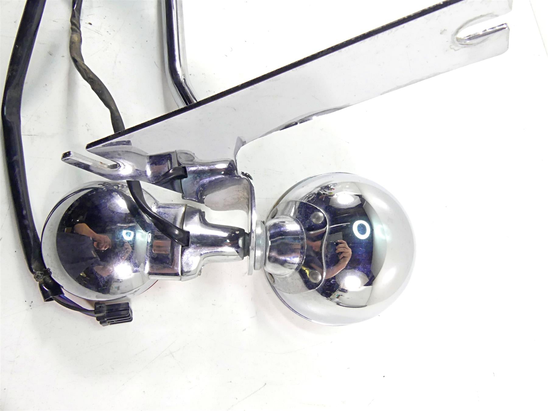 2004 Harley Touring FLHTCUI Electra Glide Front Spot Light Blinker Read 68712-94 {{ shop.shopifyCountryName }} - Mototech271