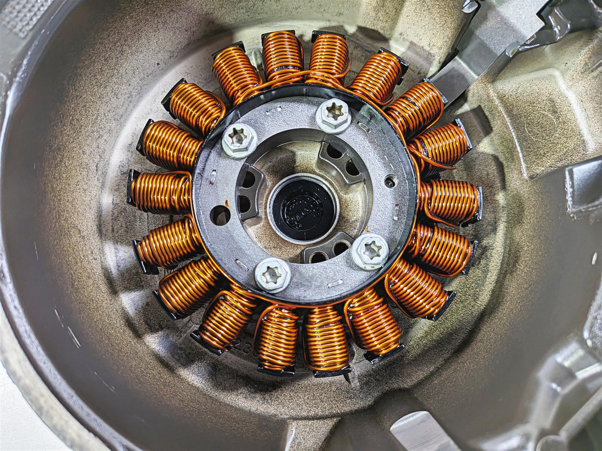 2015 KTM 1290 R Super Duke LC8 Stator Alternator Generator & Cover 6023010214441-Mototech271
